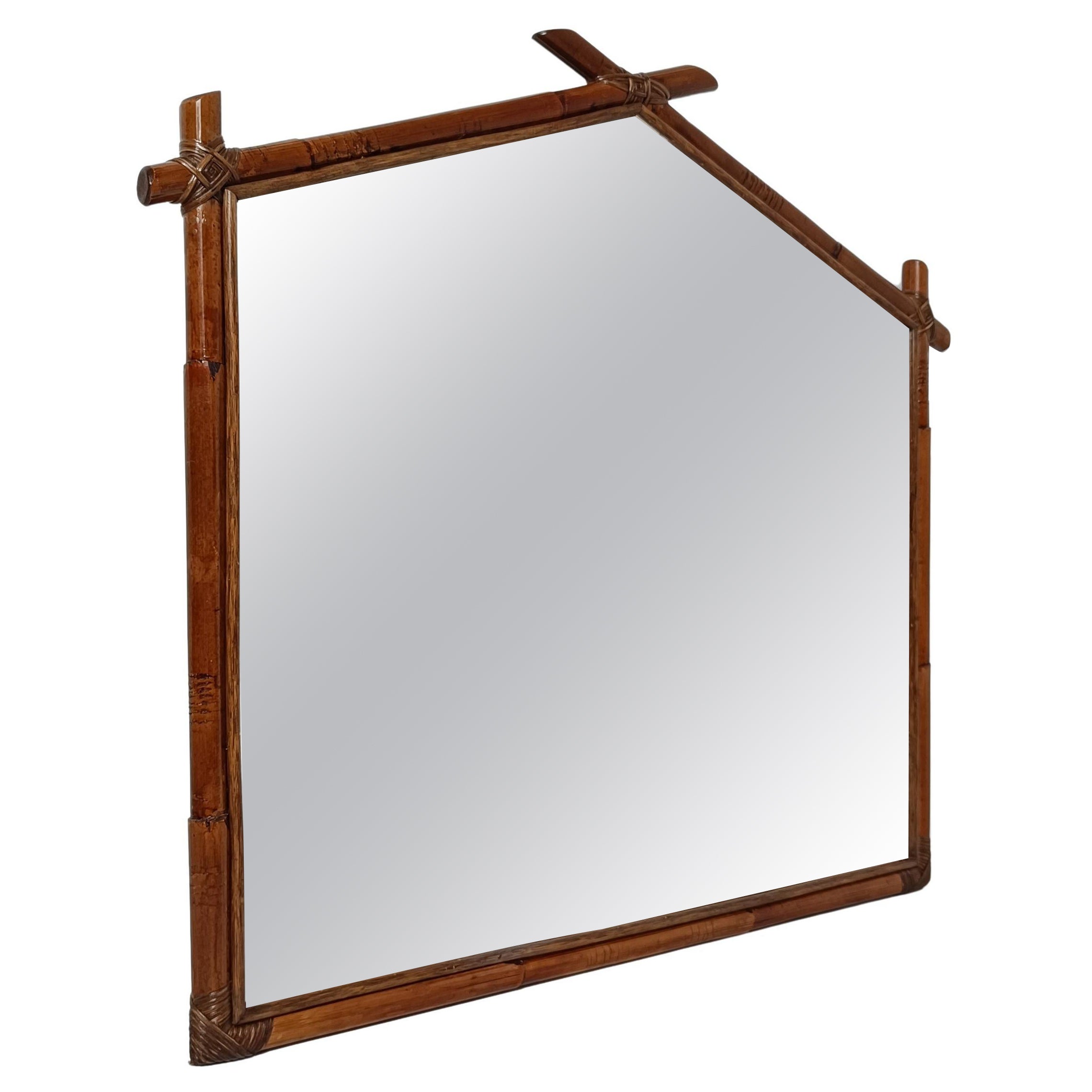 Très grand miroir tribal en bambou et rotin dans le style de McGuire, Italie, années 70