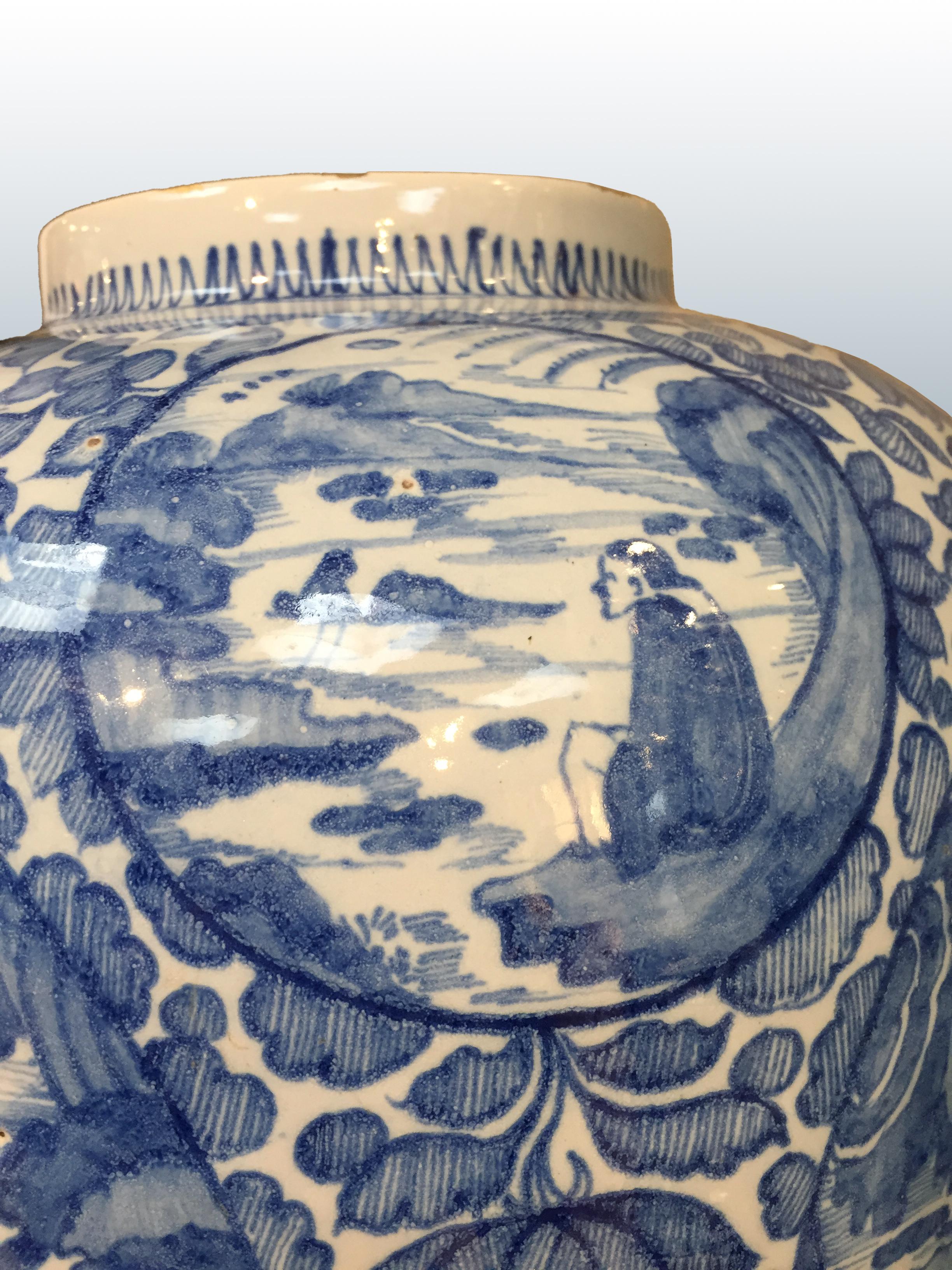 Very Large Blue and White Dutch Delft Vase in Chinoiserie, Early 18th Century In Good Condition For Sale In AMSTERDAM, NH