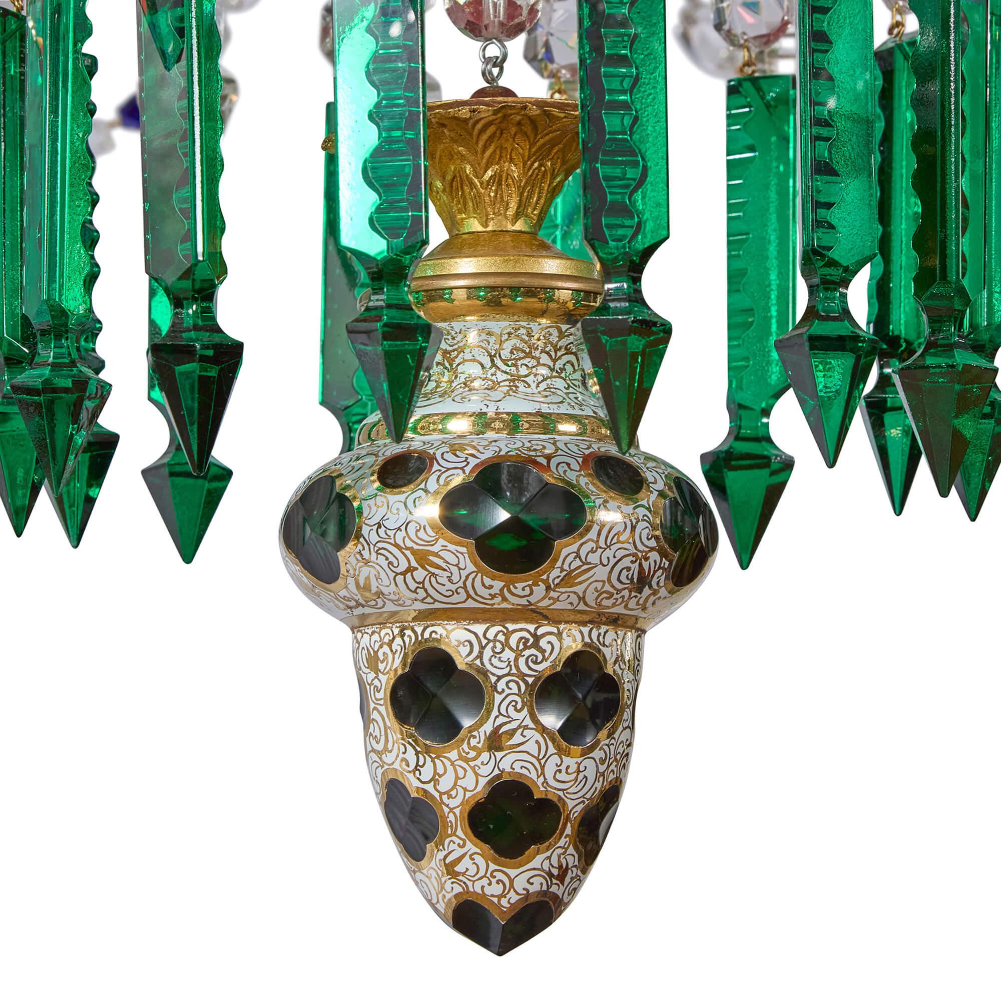Lampadario molto grande in stile Belle Époque Bohemien con sovrapposizione di vetro dorato in vendita 3
