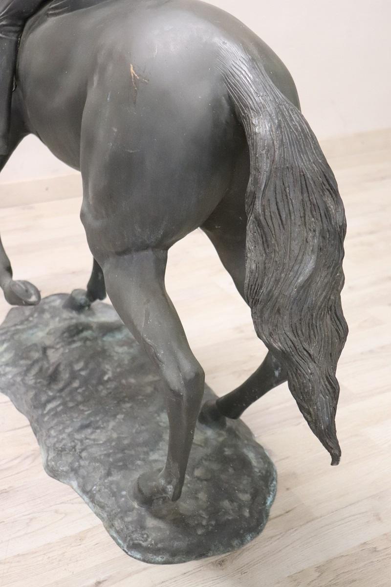 Sehr große Bronze-Skulptur signiert, Pferd und Jockey Statue Höhe 103 cm im Angebot 8