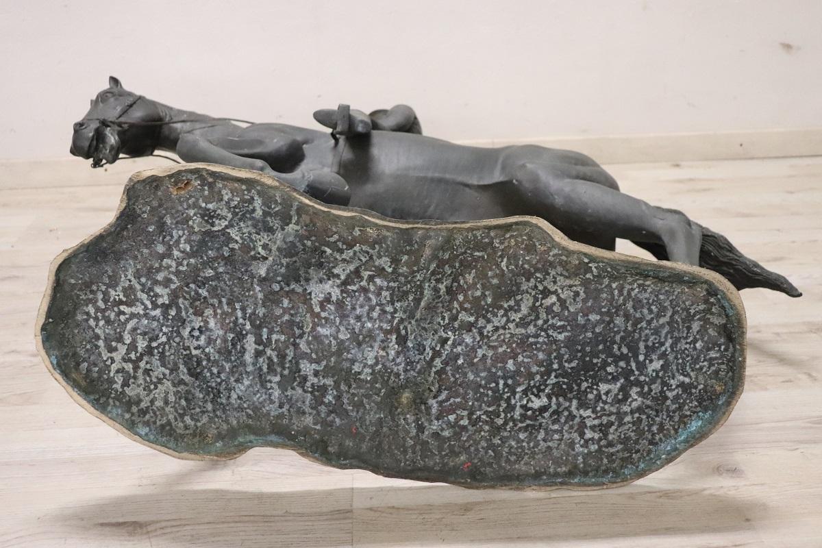 Sehr große Bronze-Skulptur signiert, Pferd und Jockey Statue Höhe 103 cm im Angebot 10