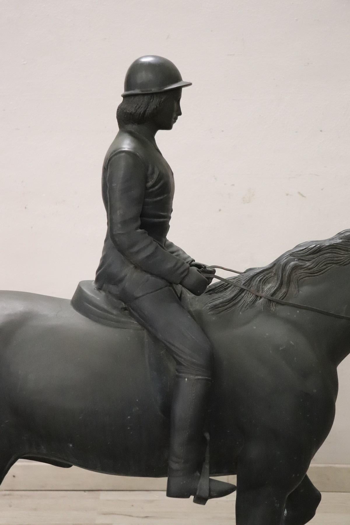 Sehr große Bronze-Skulptur signiert, Pferd und Jockey Statue Höhe 103 cm (20. Jahrhundert) im Angebot