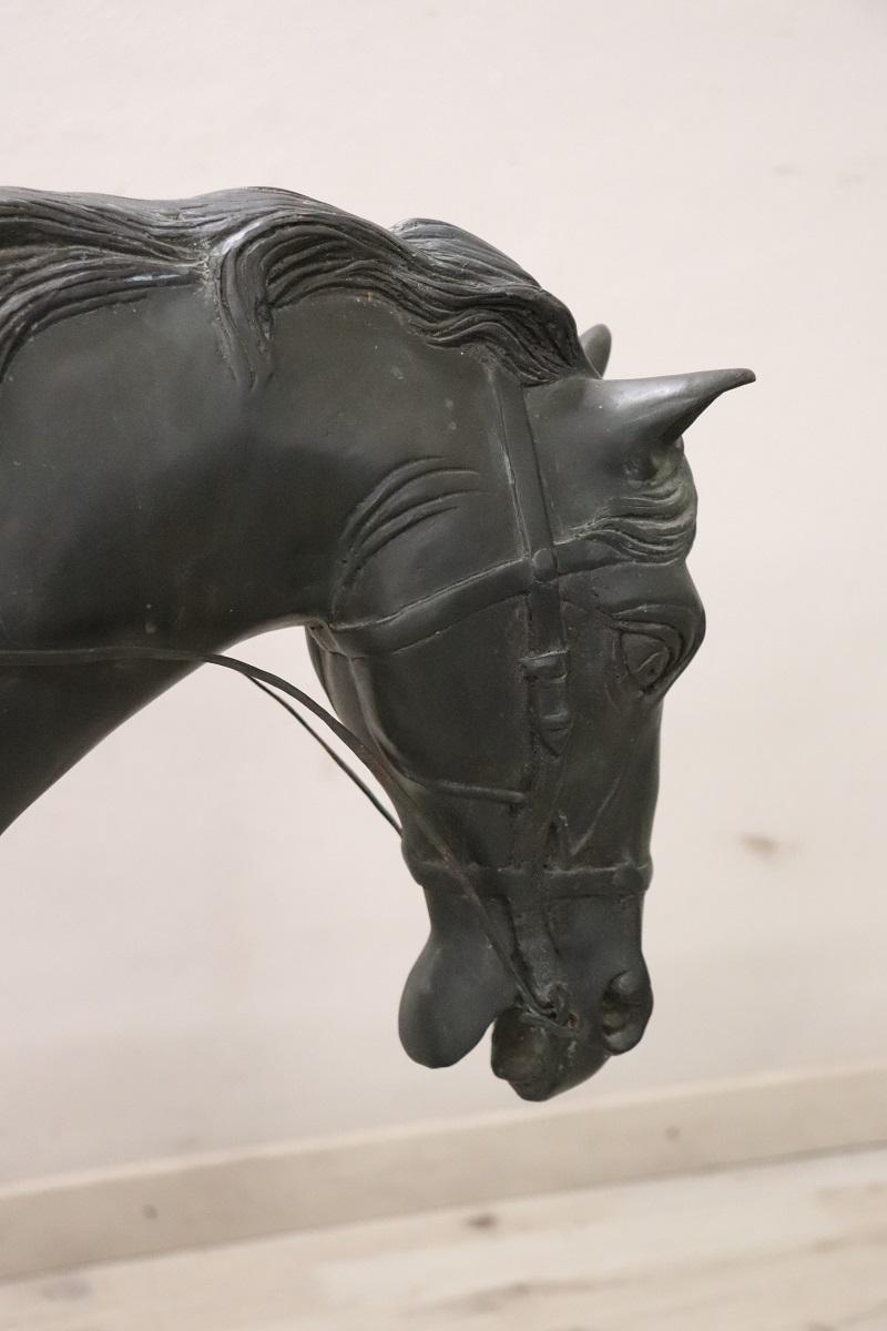 Sehr große Bronze-Skulptur signiert, Pferd und Jockey Statue Höhe 103 cm im Angebot 3