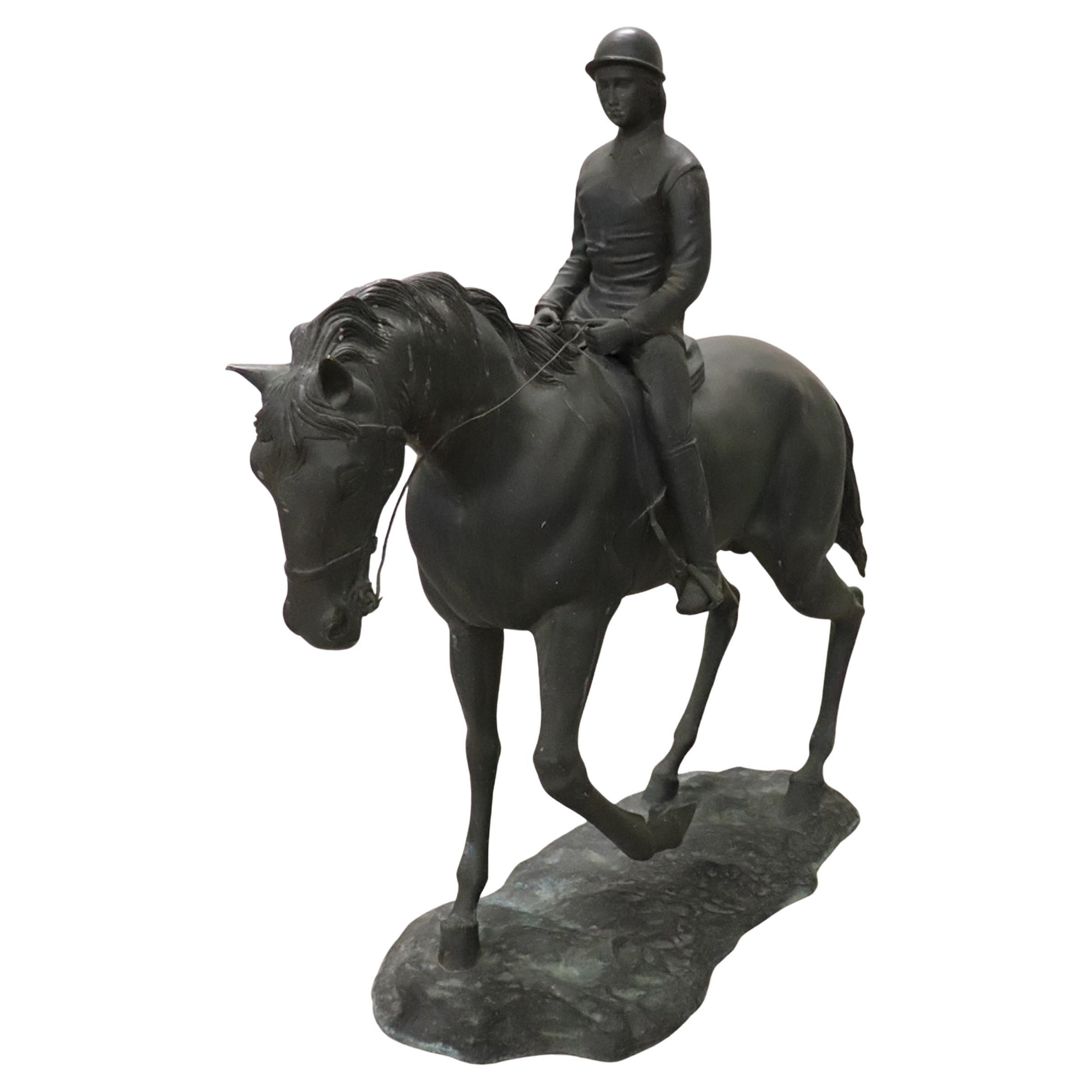 Scultura in bronzo di grandi dimensioni firmata, Statua di cavallo e fantino altezza 103 cm