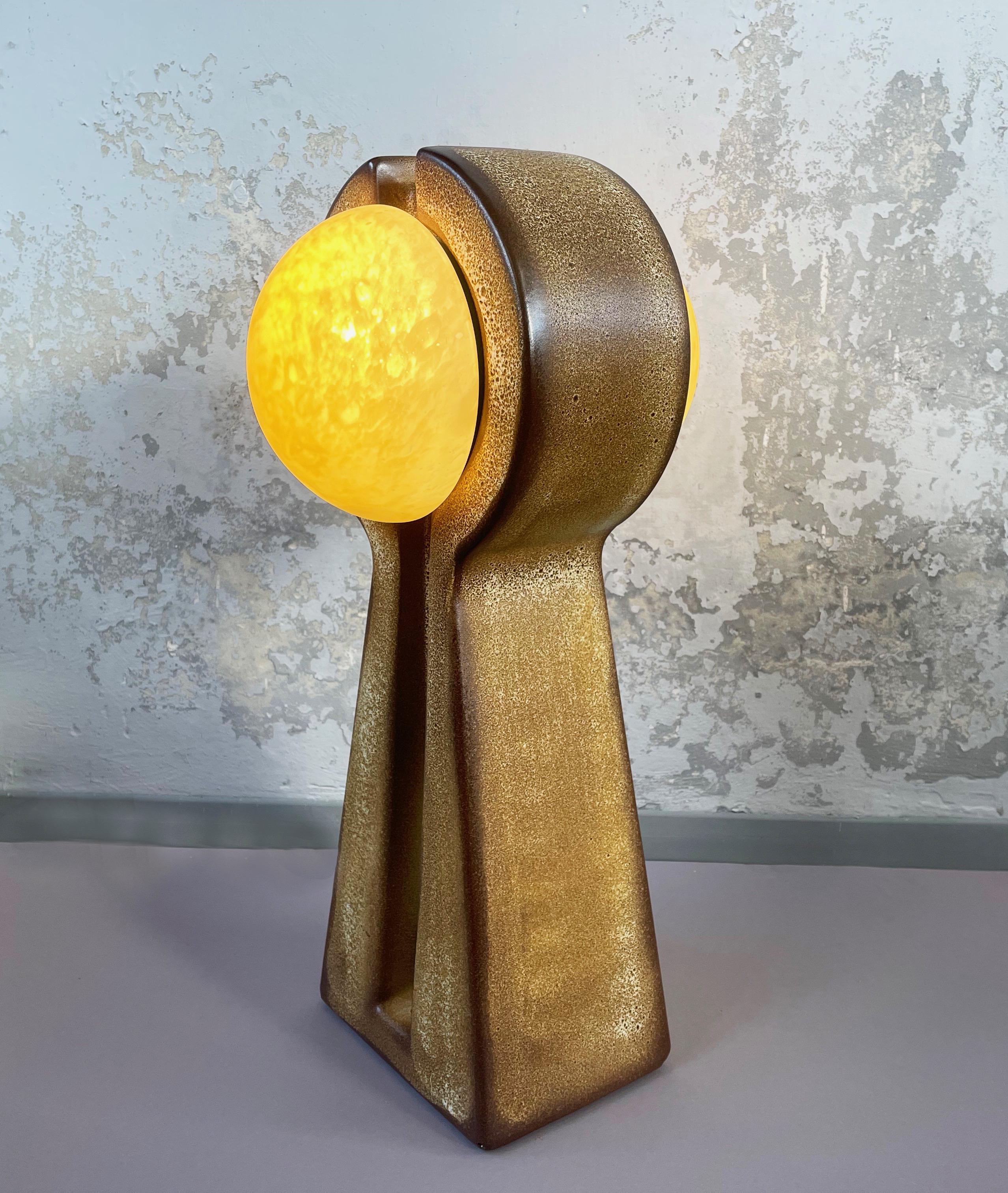 Very Large Brown Futuristic Ceramic Floor Lamp 1970s, West Germany, 2 Globed For Sale 10