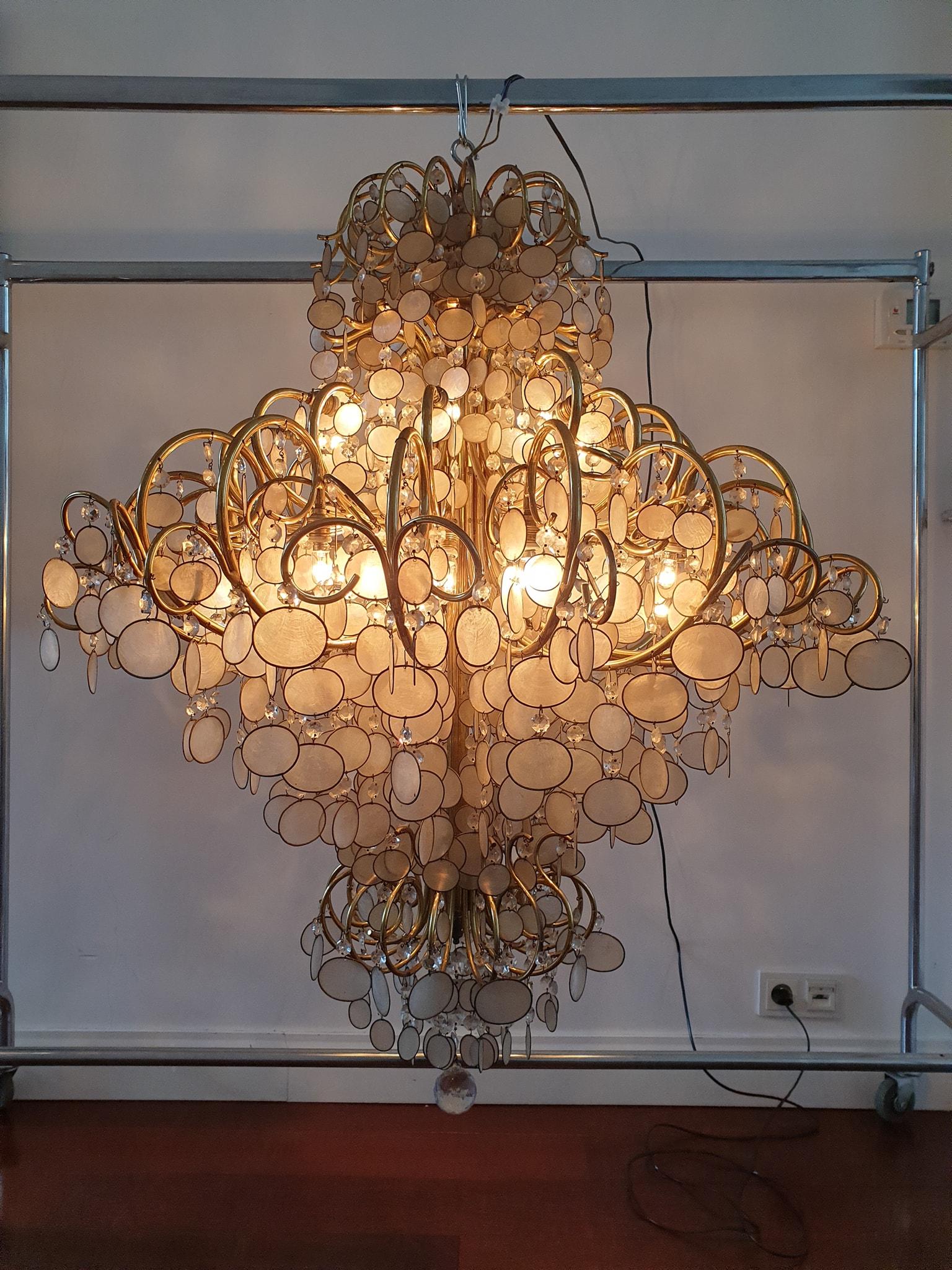 Very Large Chandelier in Brass and Capiz Shell In Good Condition In Antwerp, BE