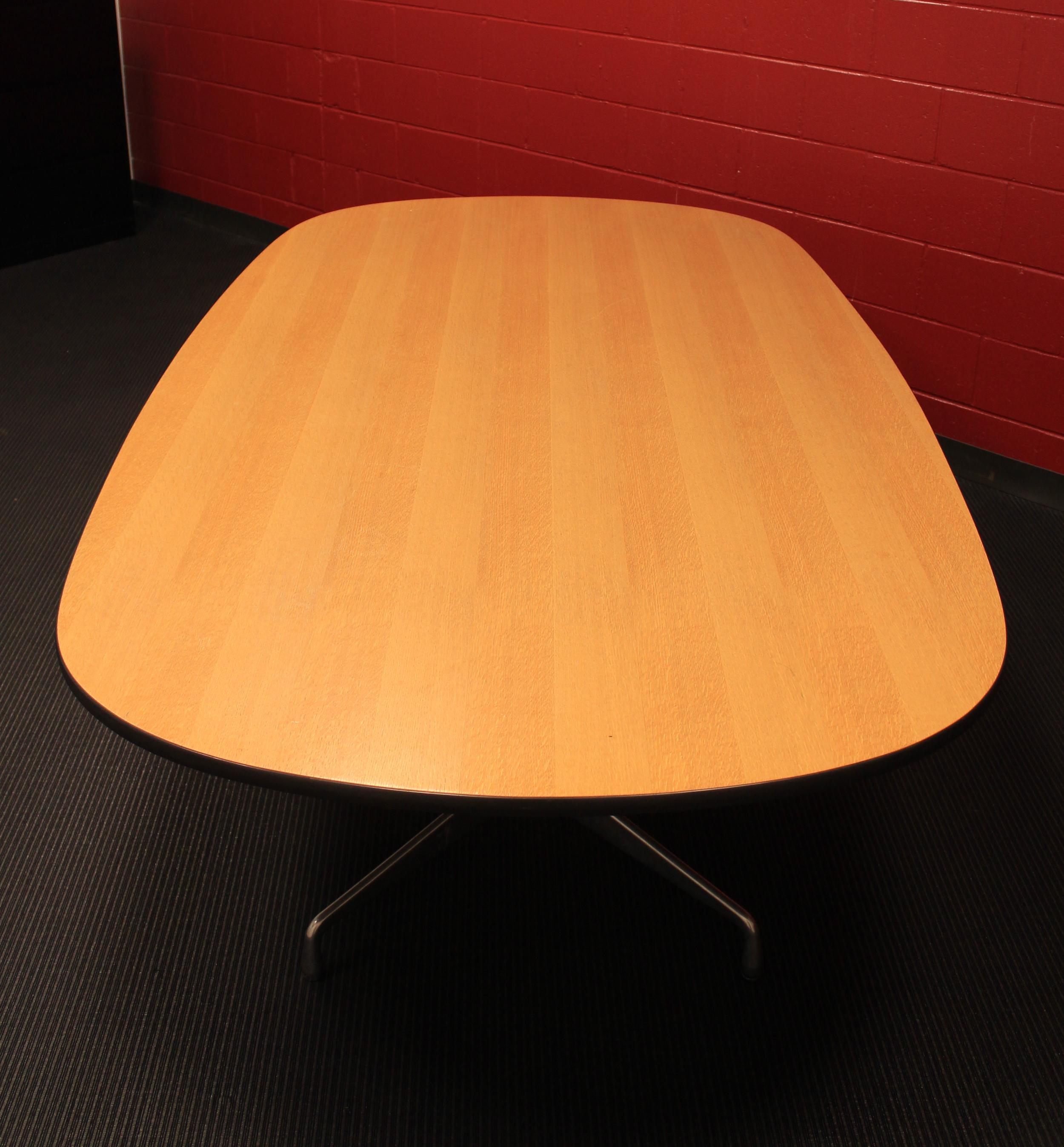 Fin du 20e siècle Très grande table de conférence Charles & Ray Eames for Herman Miller 8' Conference Dining Table Oak en vente