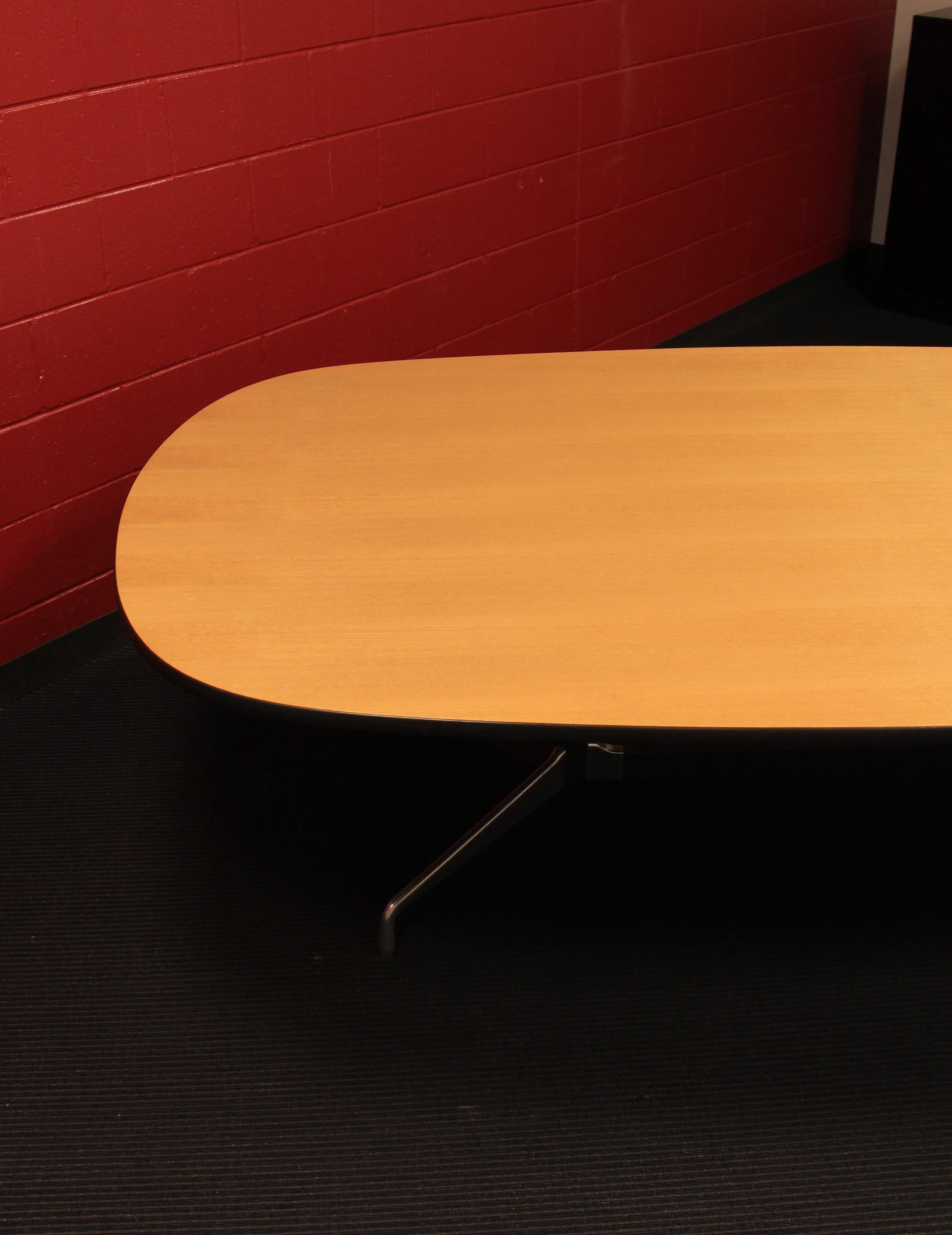 Très grande table de conférence Charles & Ray Eames for Herman Miller 8' Conference Dining Table Oak en vente 2