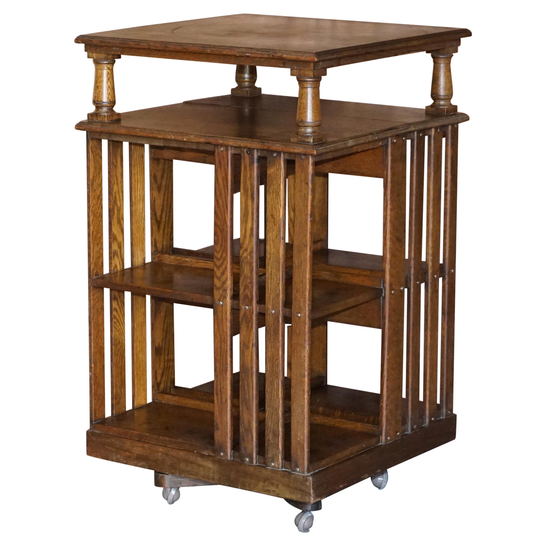 Très grande table bibliothèque tournante en chêne anglais victorien d'époque circa 1880