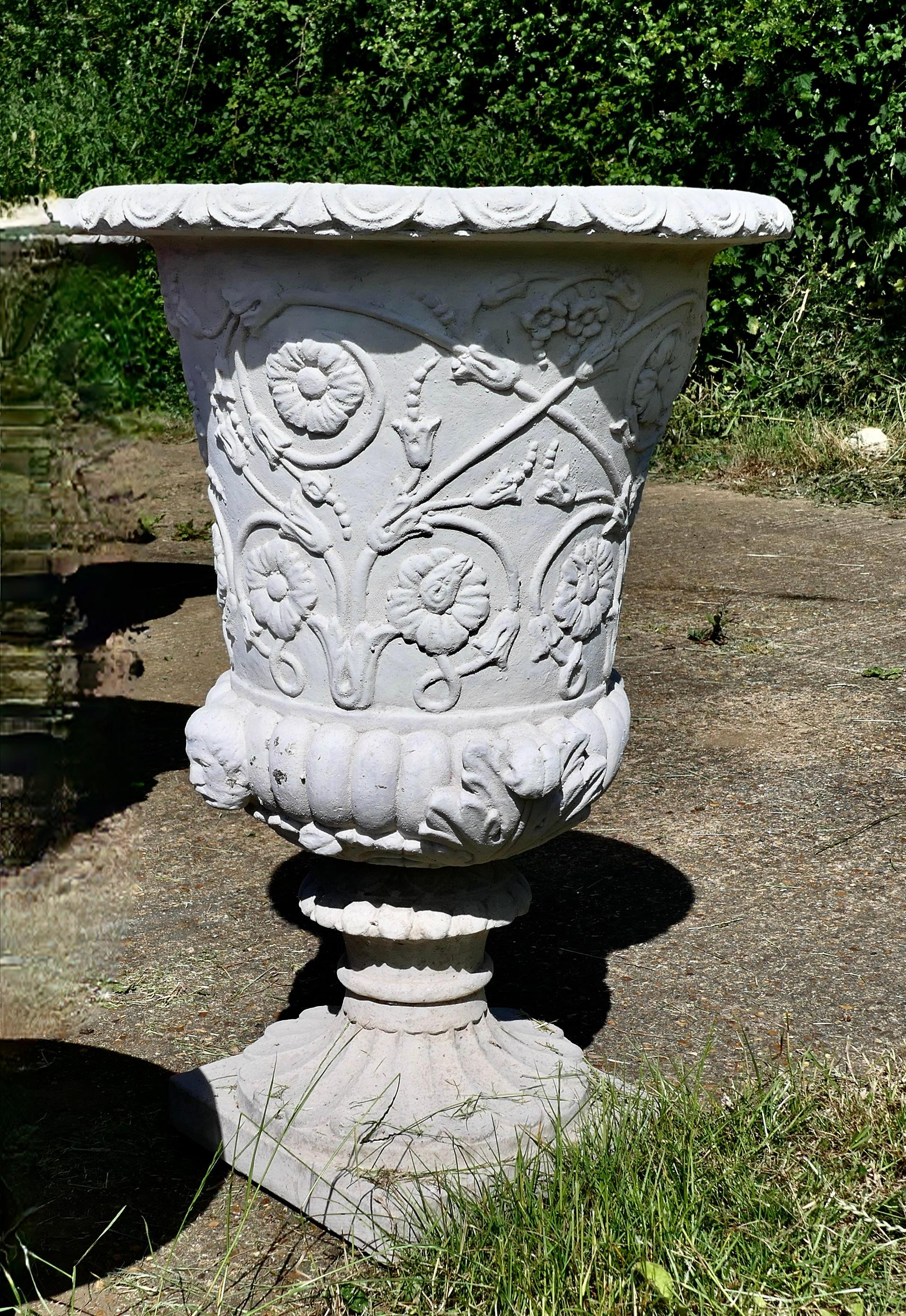 Very Large Classical Tudor Rose Garden Planter For Sale 2