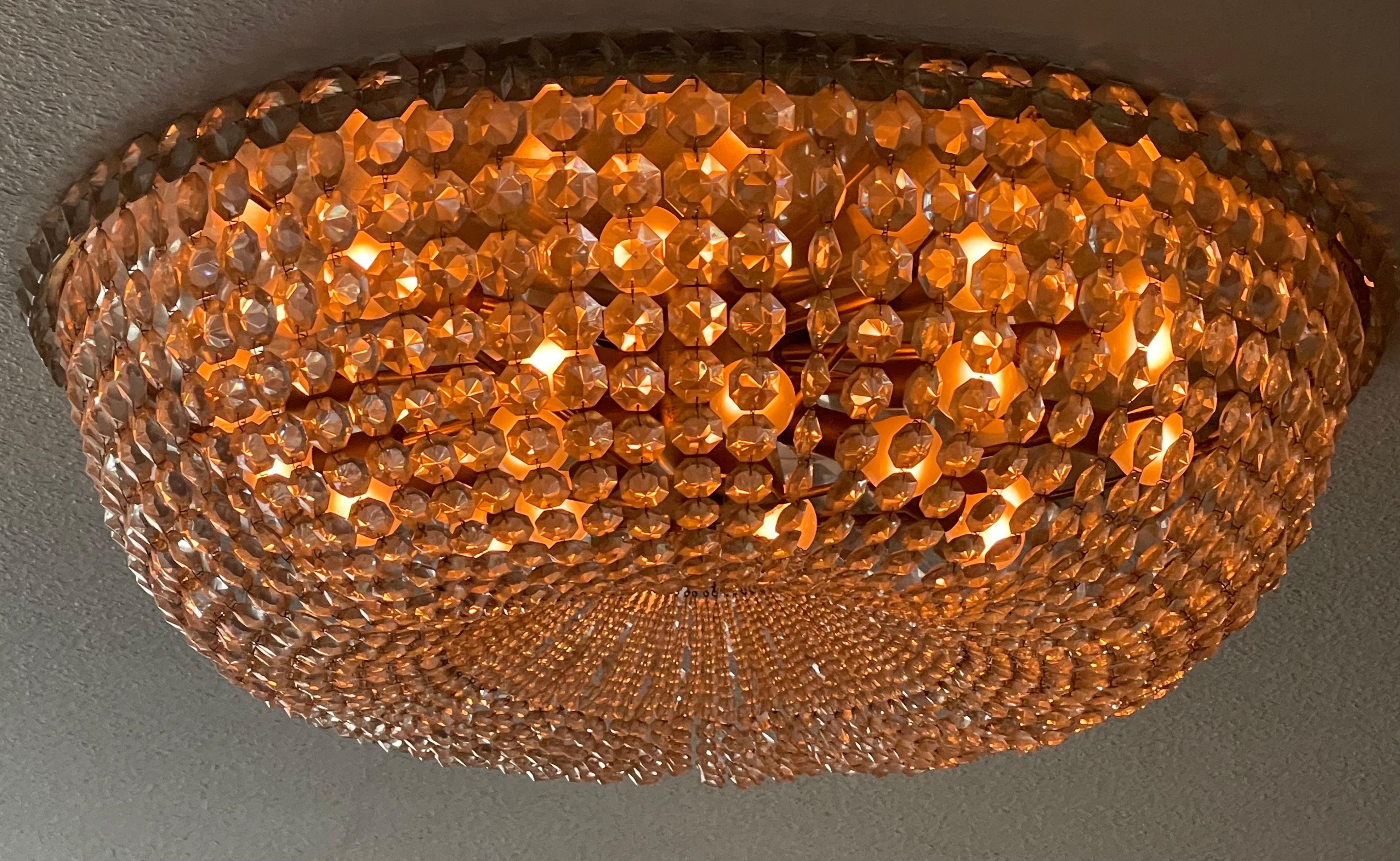 Verre Très grande monture encastrée en cristal attribuée à Lobmeyr ou Bakalowits, 1970 en vente