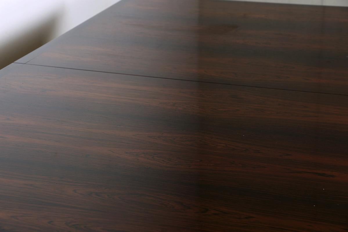 Mid-20th Century Very large Danish dining table, 250 cm, in Rosewood, Finn Juhl/France & Son. For Sale