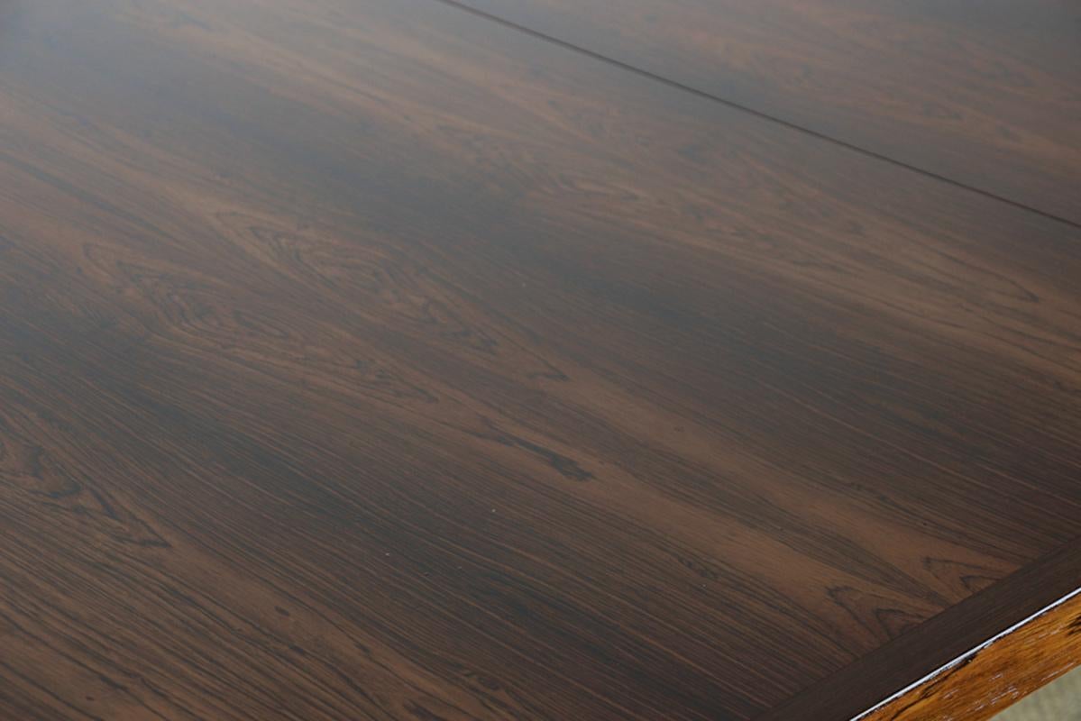 Very large Danish dining table, 250 cm, in Rosewood, Finn Juhl/France & Son. For Sale 2