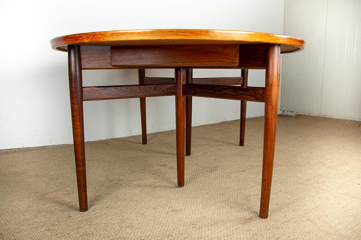 Very large Danish extendable dining table in rosewood model 212 by Arne Vodder. For Sale 4