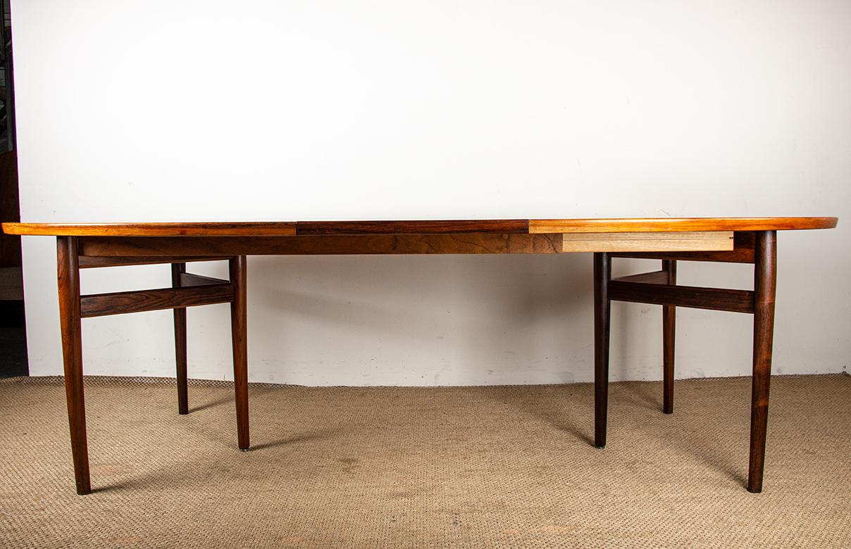 Very large Danish extendable dining table in rosewood model 212 by Arne Vodder. For Sale 5