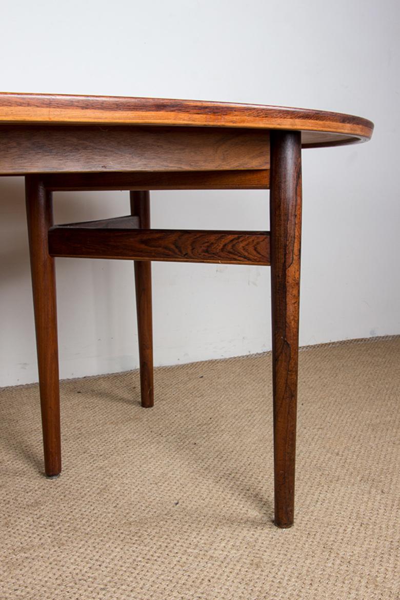 Très grande table de salle à manger danoise extensible en bois de rose modèle 212 d'Arne Vodder. en vente 4