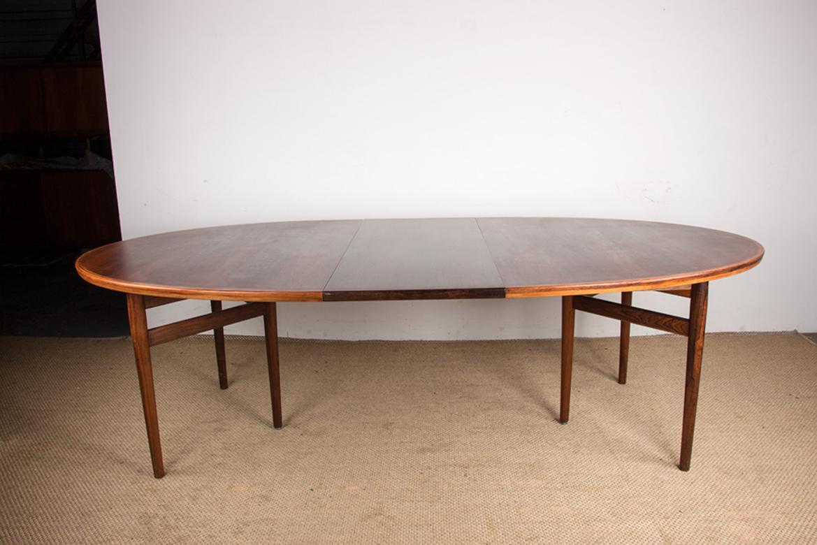 Très grande table de salle à manger danoise extensible en bois de rose modèle 212 d'Arne Vodder. en vente 8