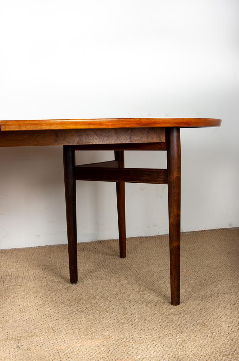 Scandinavian Modern Very large Danish extendable dining table in rosewood model 212 by Arne Vodder. For Sale