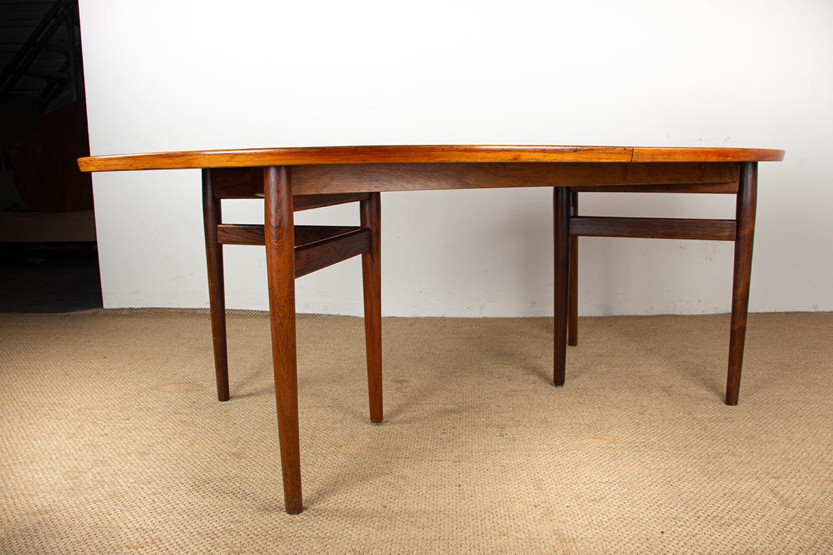 Very large Danish extendable dining table in rosewood model 212 by Arne Vodder. For Sale 1