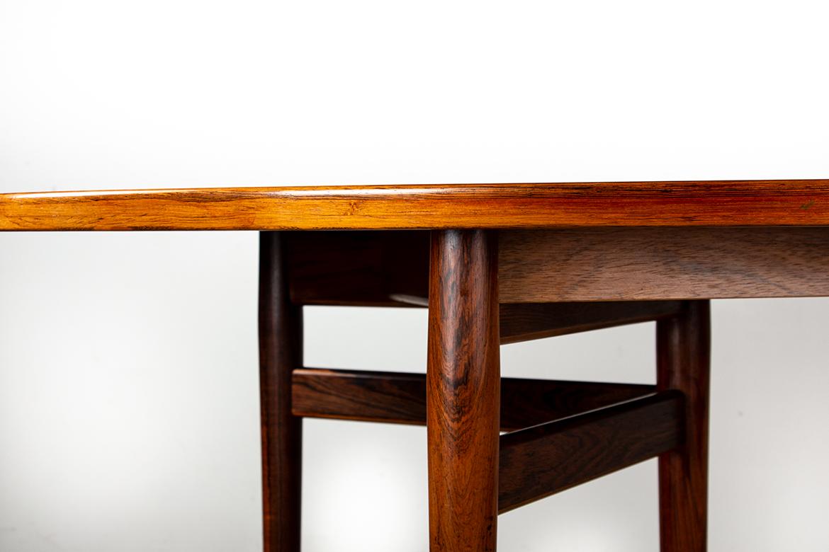 Very large Danish extendable dining table in rosewood model 212 by Arne Vodder. For Sale 2