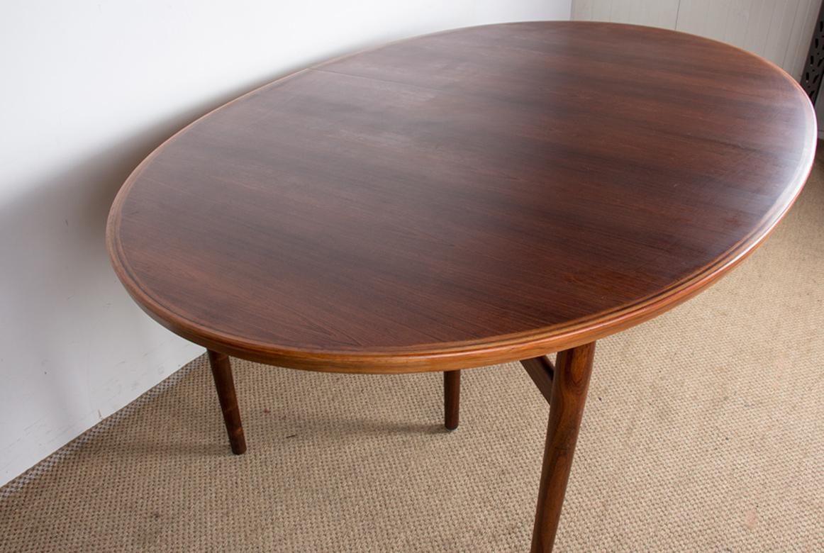 Bois de rose Très grande table de salle à manger danoise extensible en bois de rose modèle 212 d'Arne Vodder. en vente