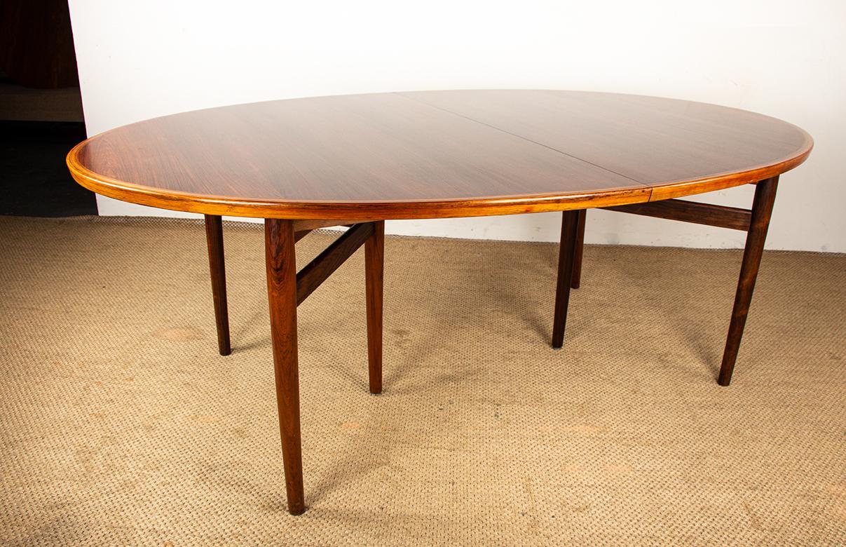Very large Danish extendable dining table in rosewood model 212 by Arne Vodder. For Sale 3