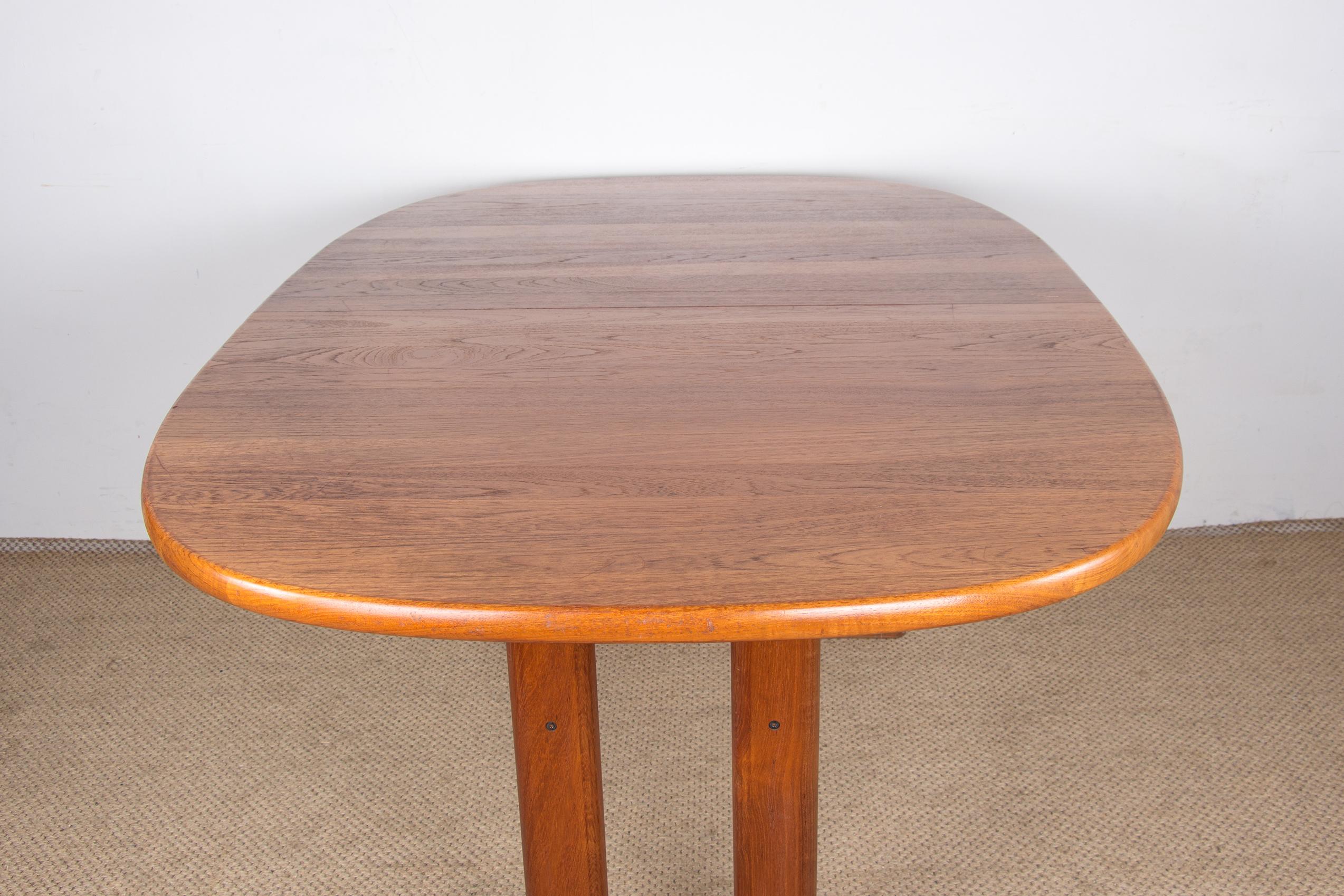 Very large Danish oval extendable dining table in solid Teak by Glostrup. 6