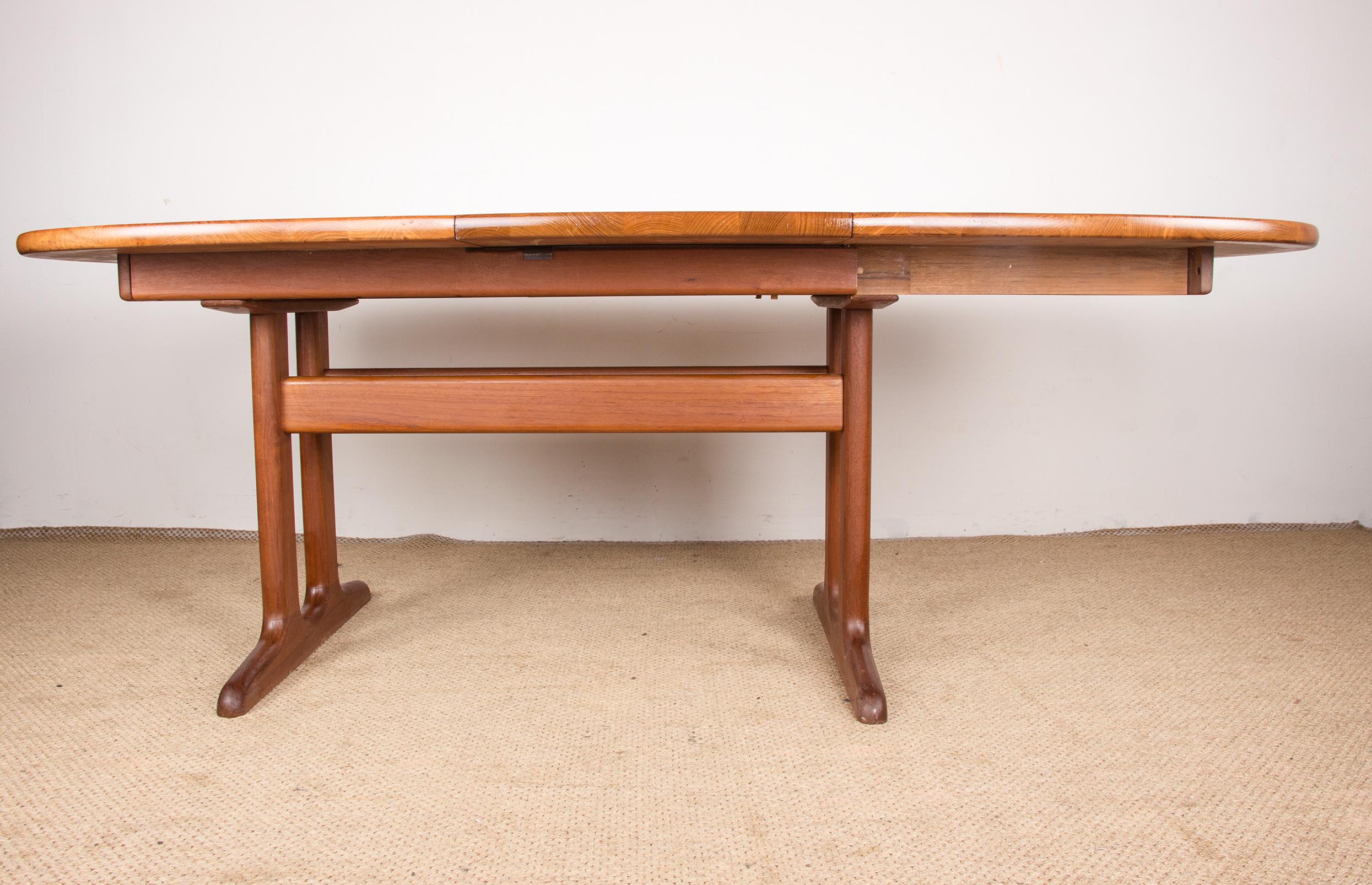 Very large Danish oval extendable dining table in solid Teak by Glostrup. 8
