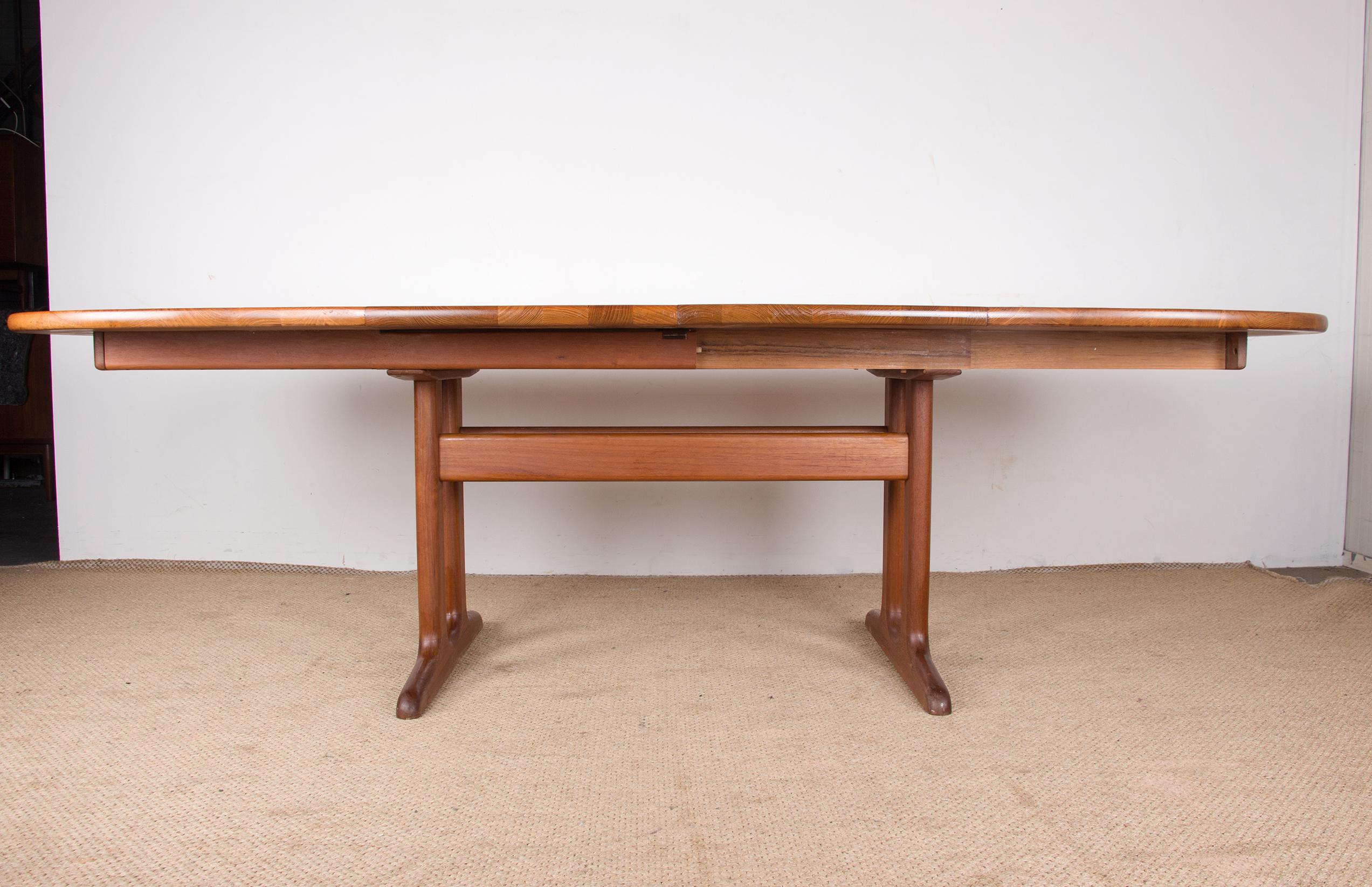 Very large Danish oval extendable dining table in solid Teak by Glostrup. 9