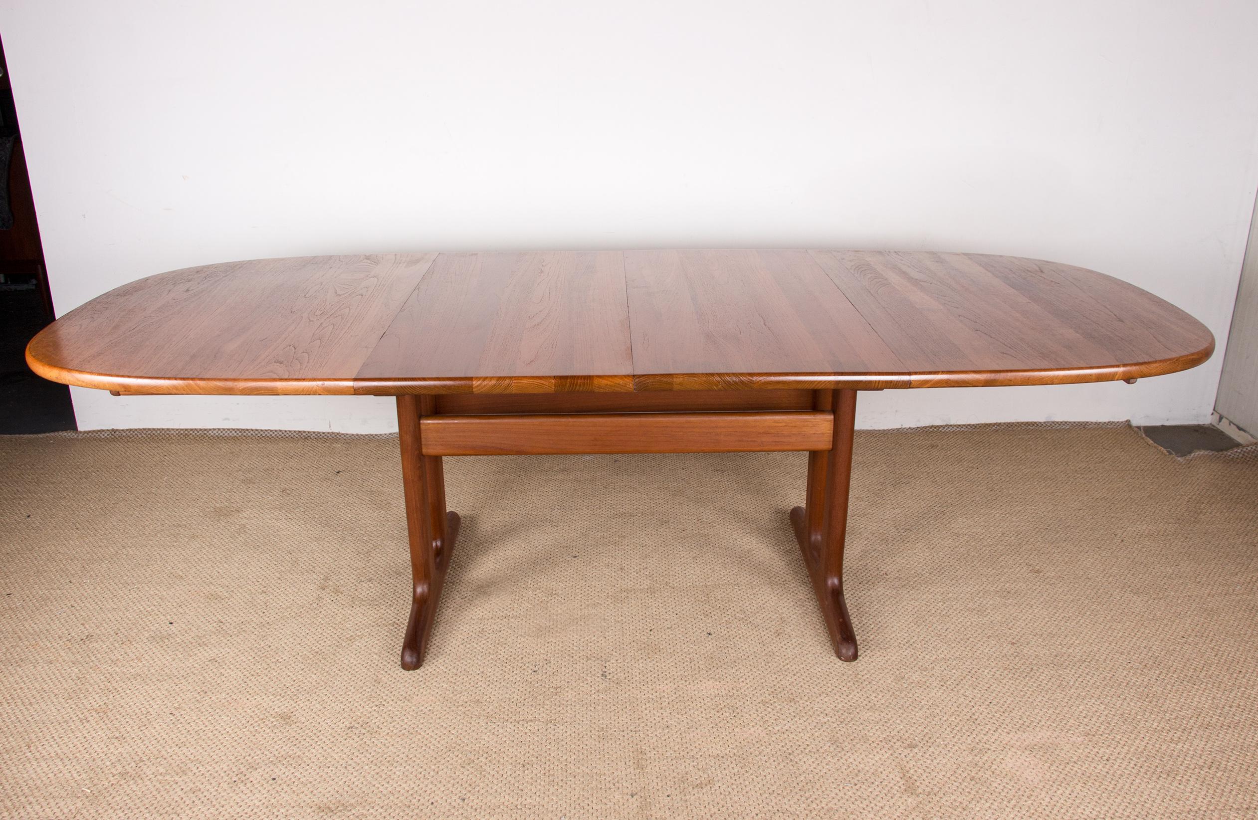 Very large Danish oval extendable dining table in solid Teak by Glostrup. 10
