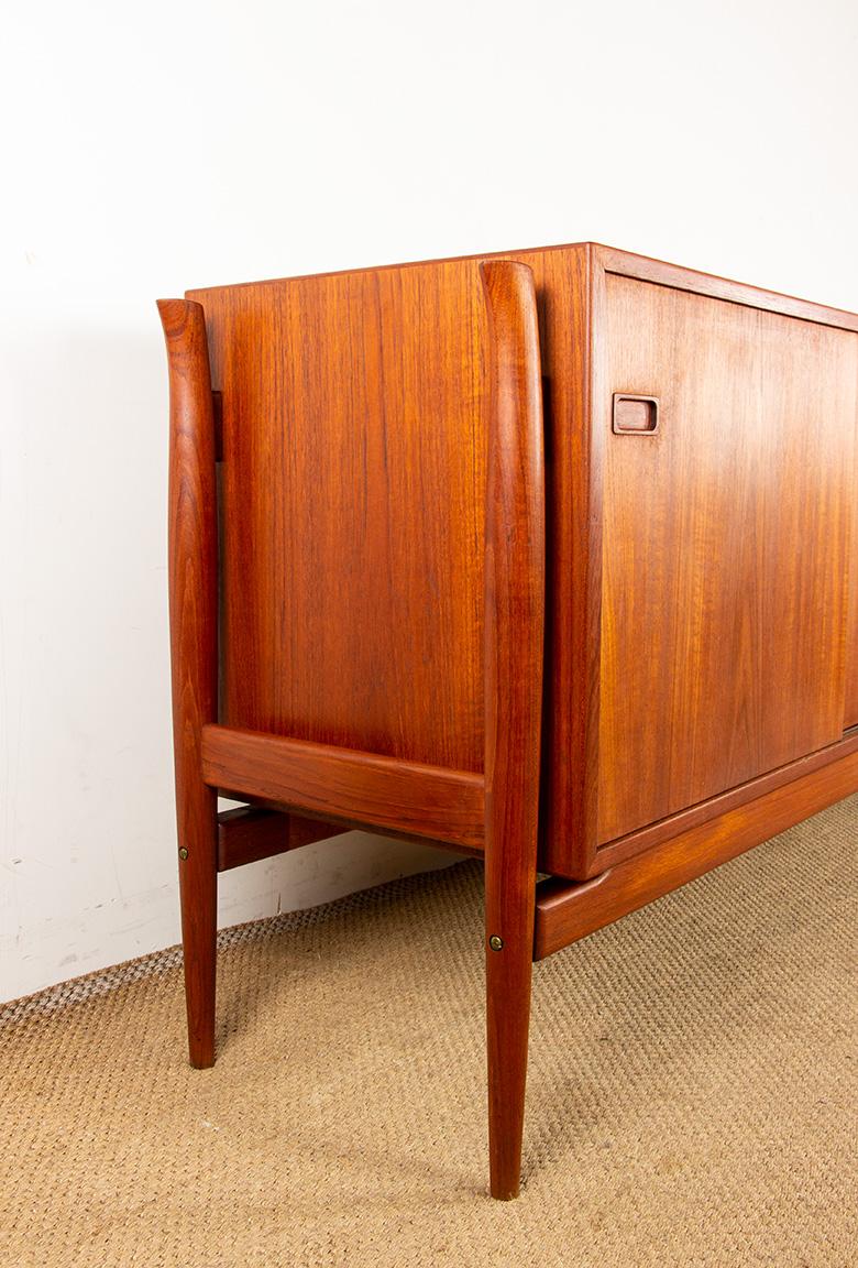 Sehr großes dänisches Sideboard 255 cm in Teak 1960. (Mitte des 20. Jahrhunderts) im Angebot