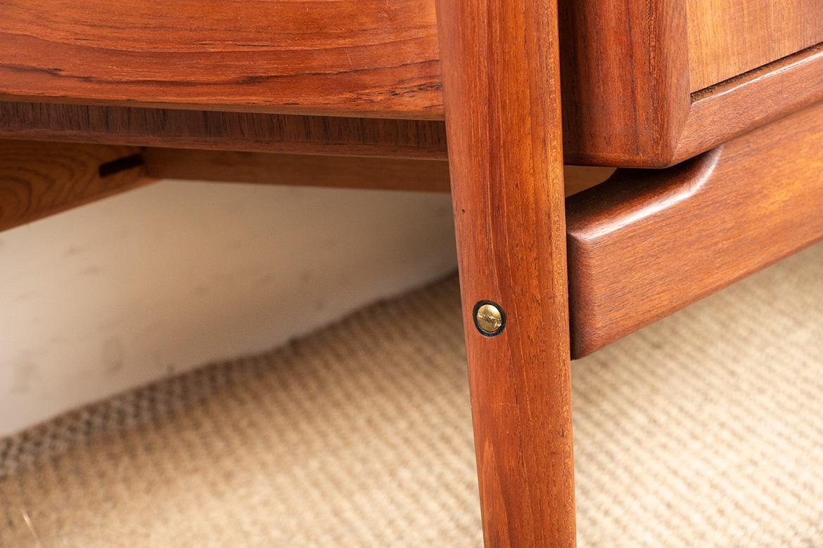 Sehr großes dänisches Sideboard 255 cm in Teak 1960. im Angebot 1