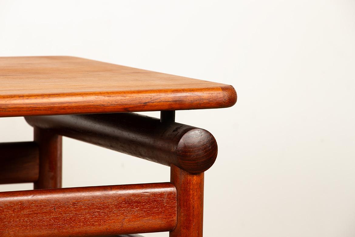 Scandinavo moderno Tavolino o panca da salotto in teak danese molto grande di Borg Mogensen per Soborg. in vendita