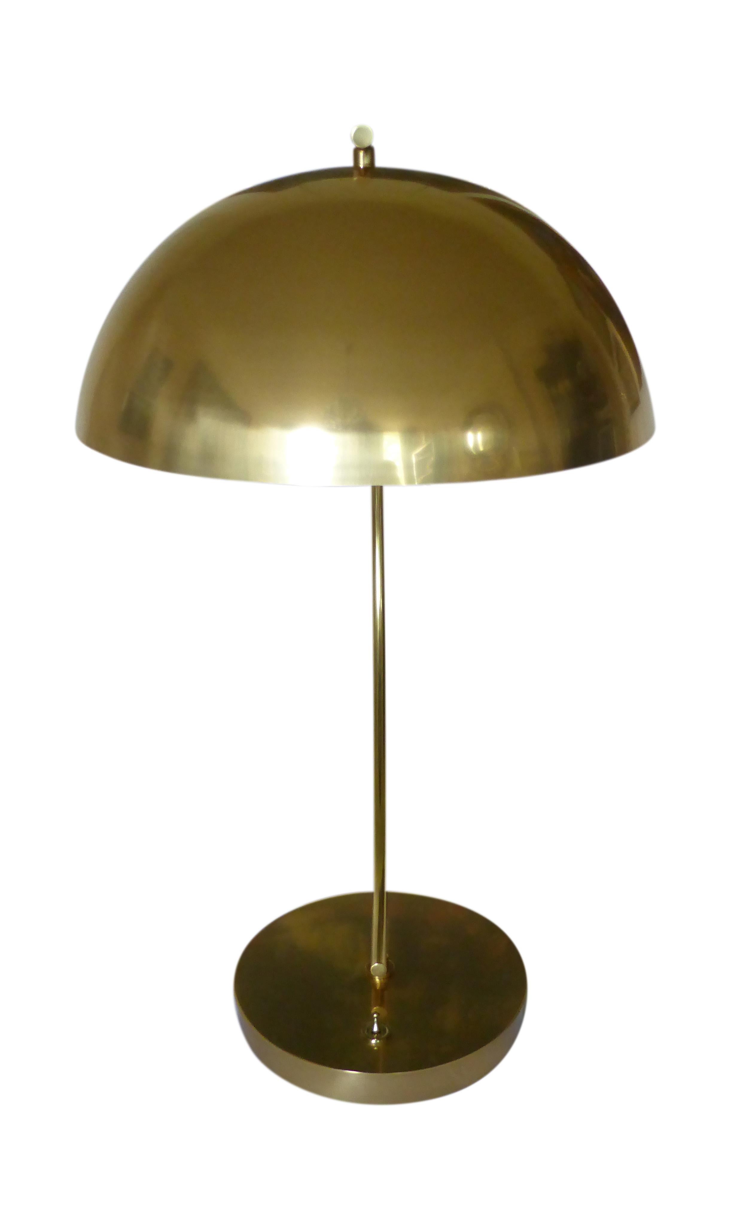 Sehr große Dome Top Schreibtischlampe im Deco-Stil aus poliertem Messing mit Dolly-Schalter im Angebot 4