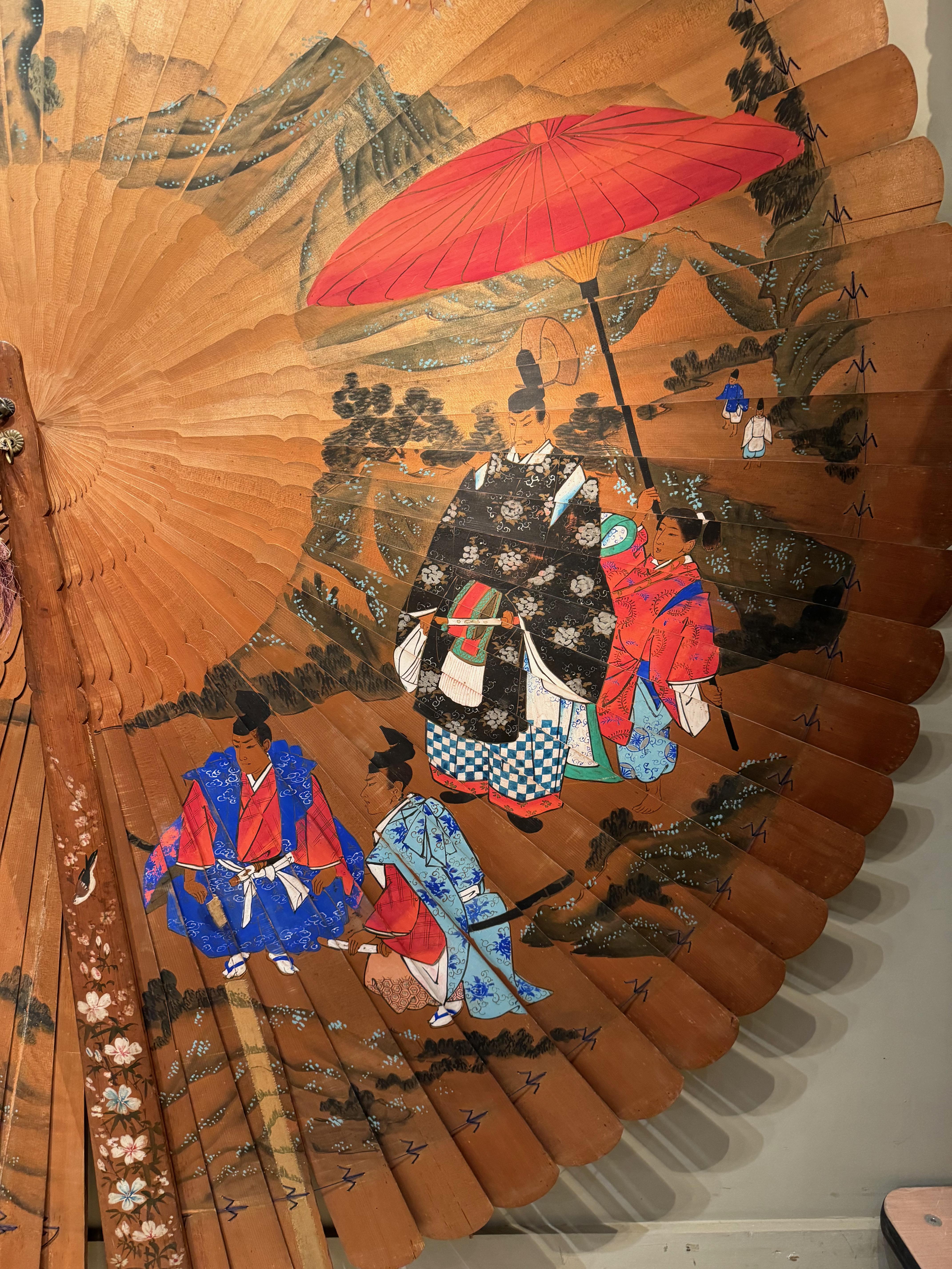 Peint à la main Très grand éventail décoratif en bois peint, Japon, vers 1920
