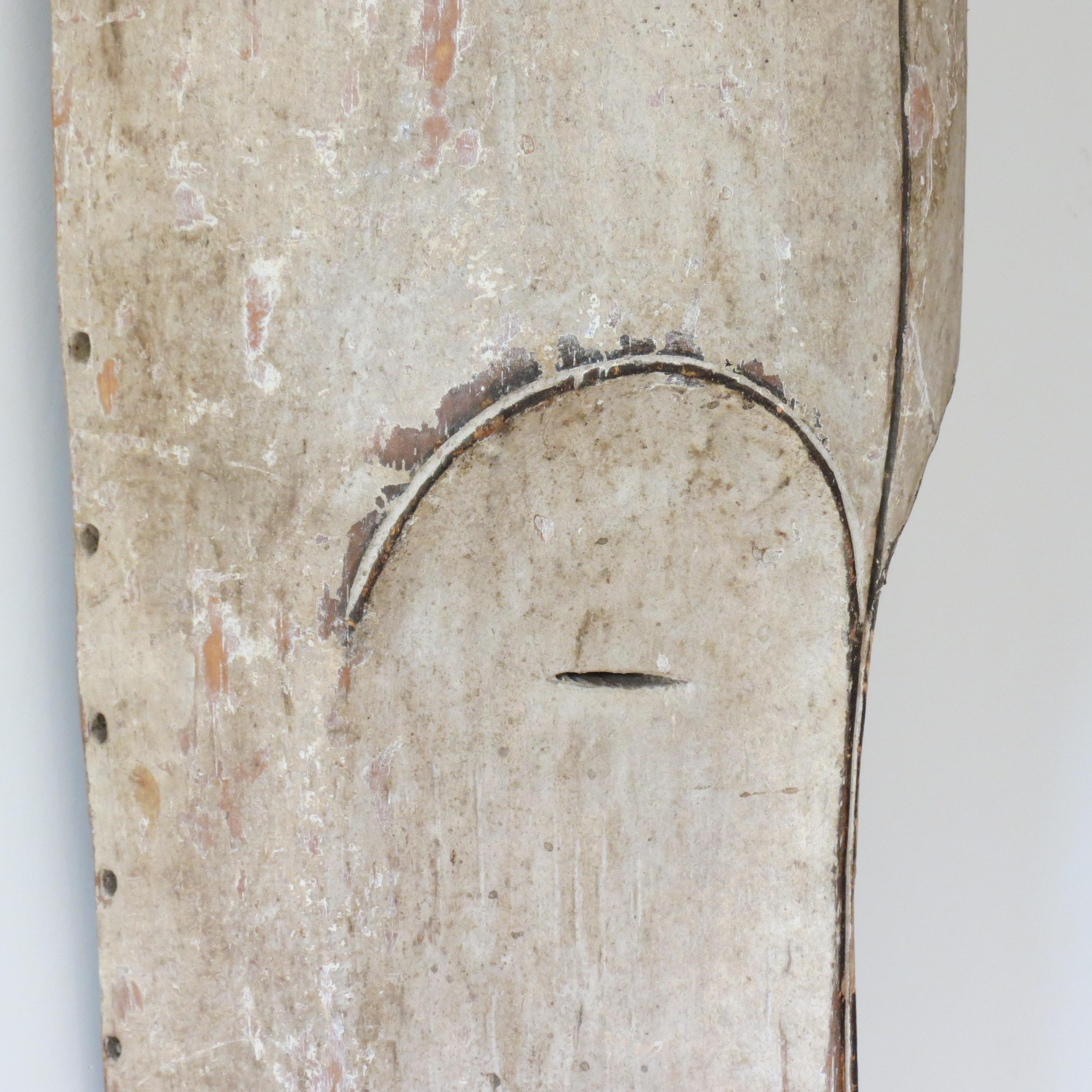 Colgante decorativo de pared muy grande Máscara tribal africana Gabón Gabonés en venta