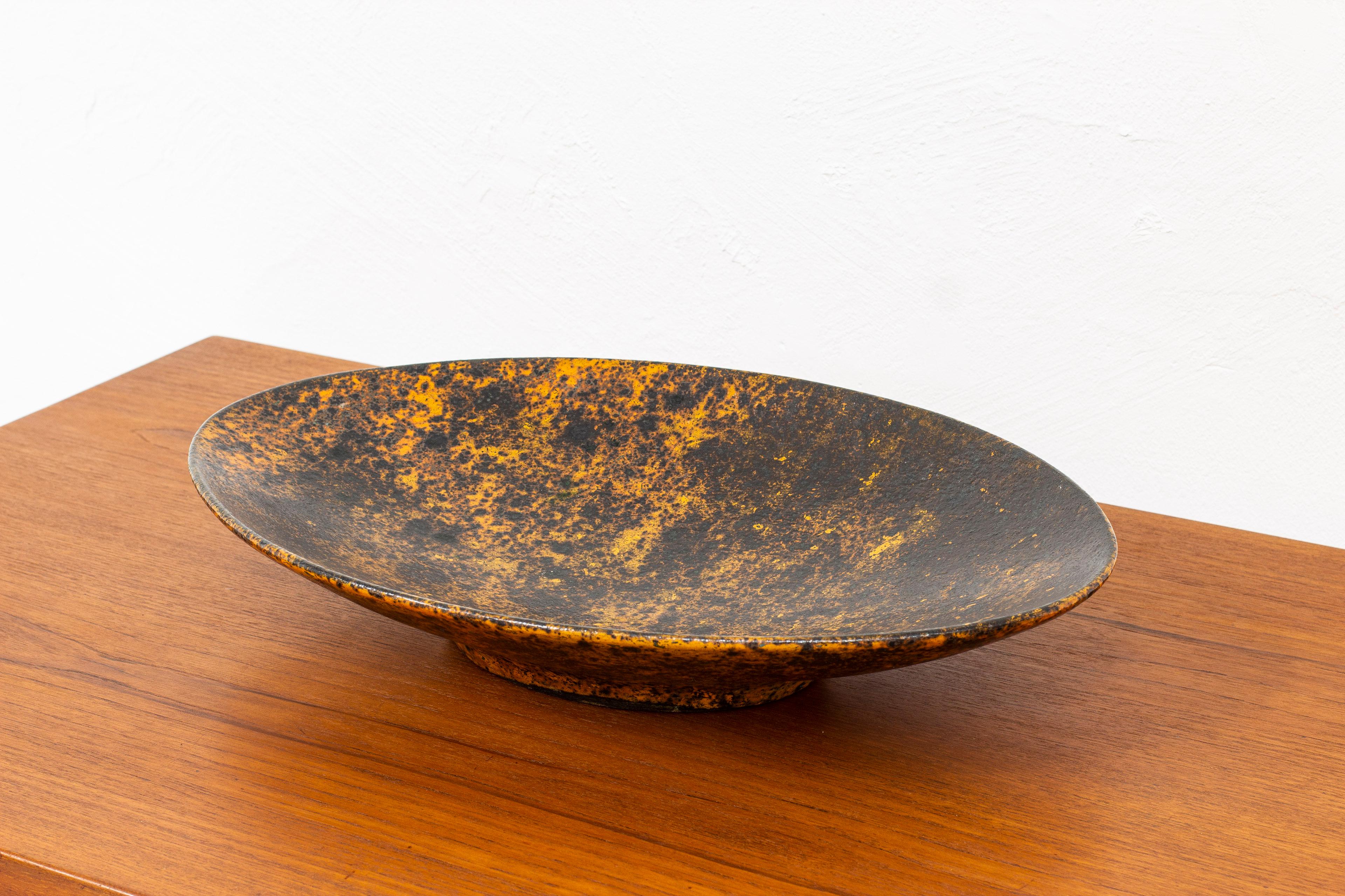 Very Large Dish Designed and Made by Hans Hedberg, Sweden, Made in Biot Franc In Good Condition In Hägersten, SE
