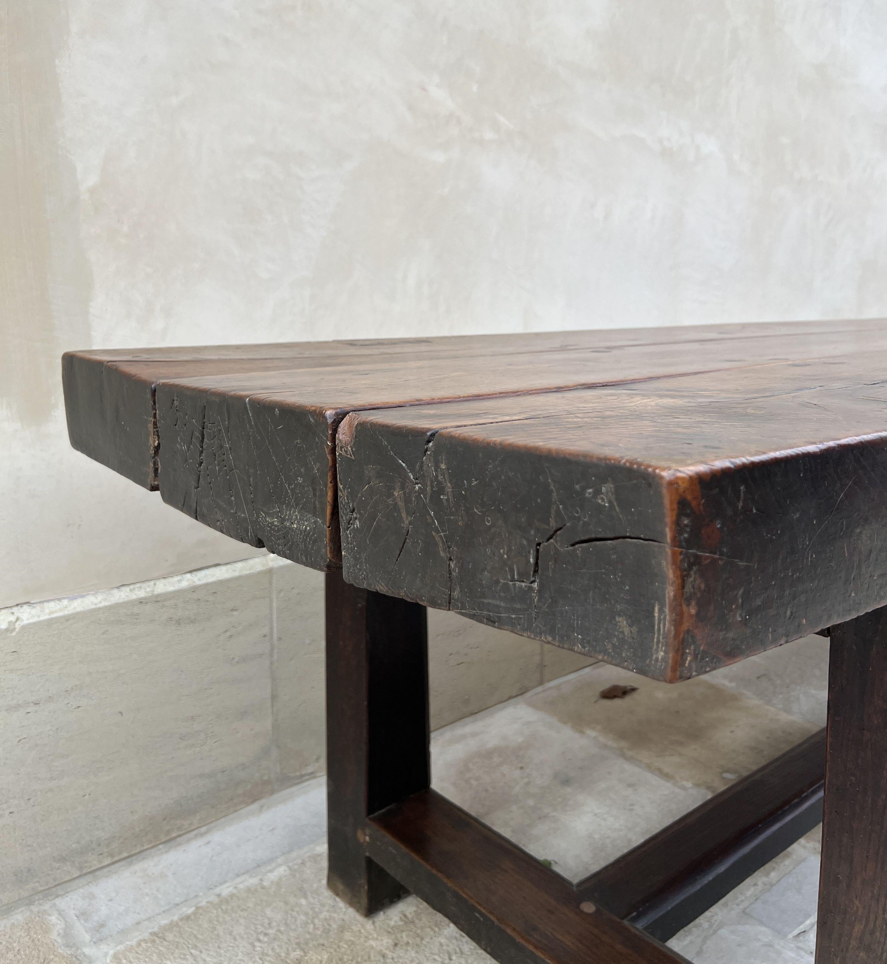 Mesa de granja refectorio muy grande de principios del siglo XIX en venta 3