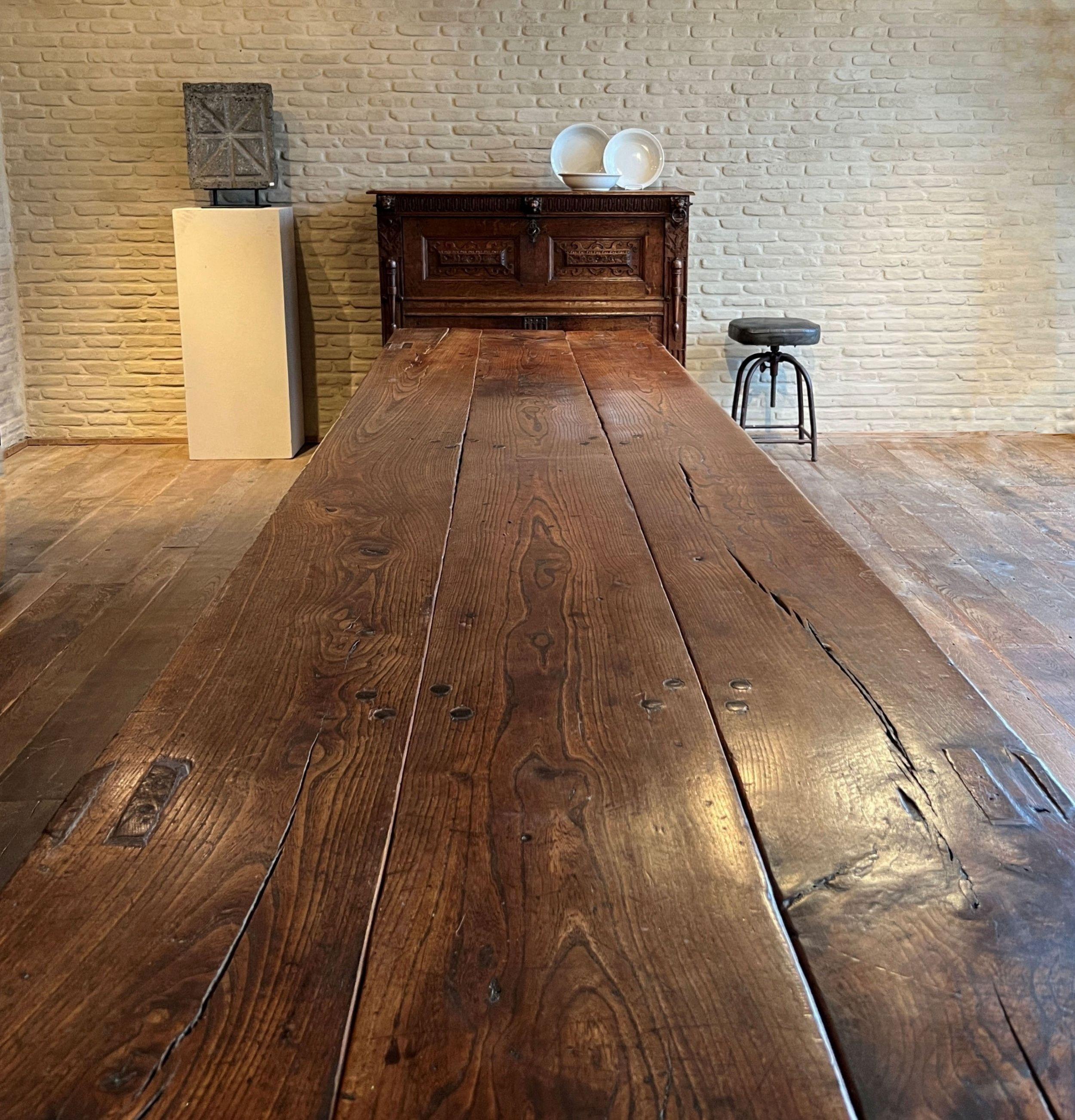 Mesa de granja refectorio muy grande de principios del siglo XIX Hecho a mano en venta
