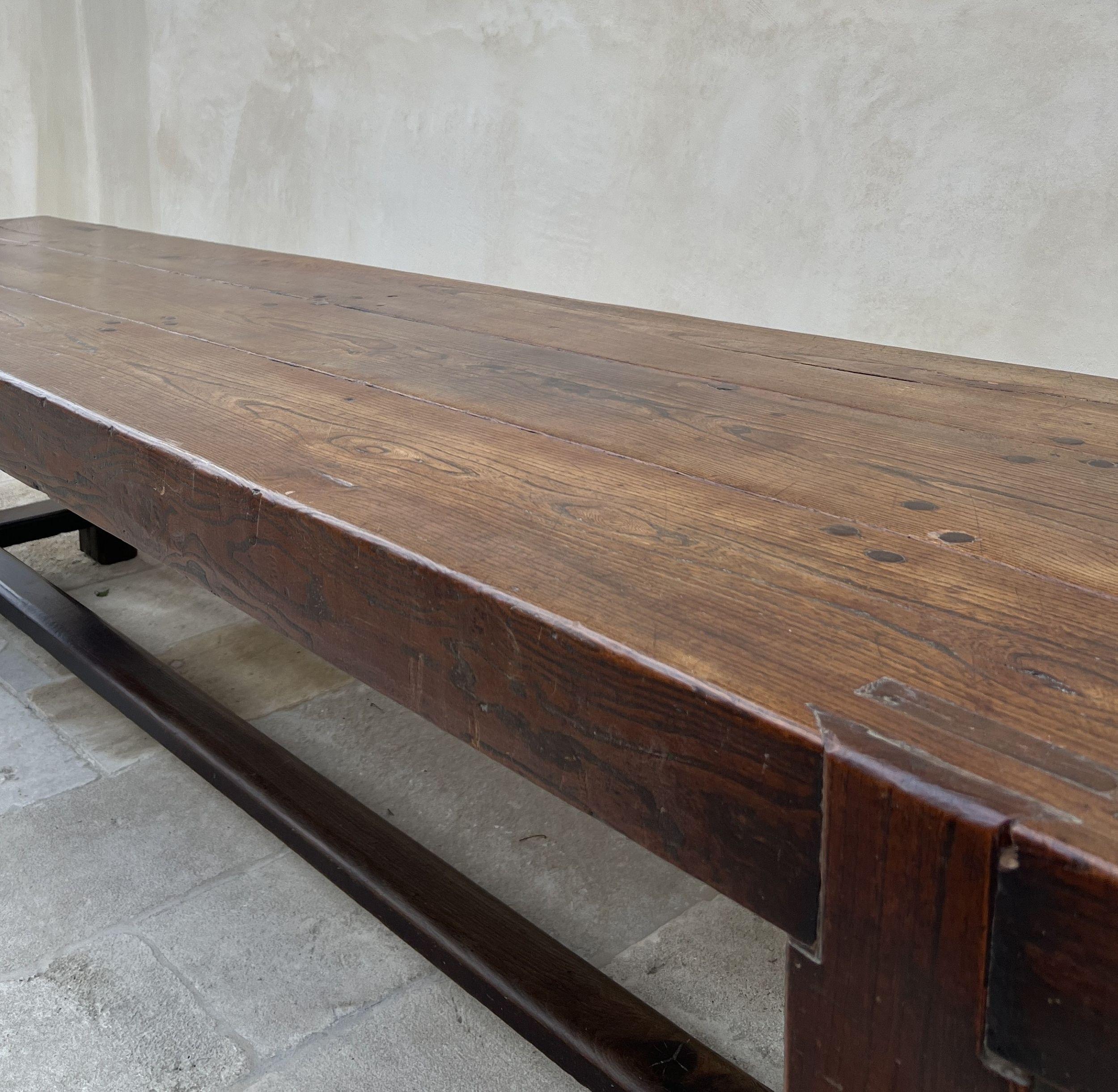 Mesa de granja refectorio muy grande de principios del siglo XIX Olmo en venta