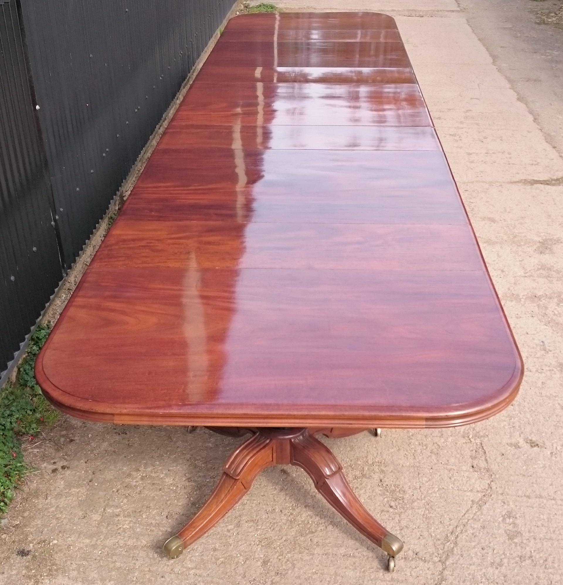 Regency Very Large Early Nineteenth Century Five Pedestal Irish Antique Dining Table For Sale