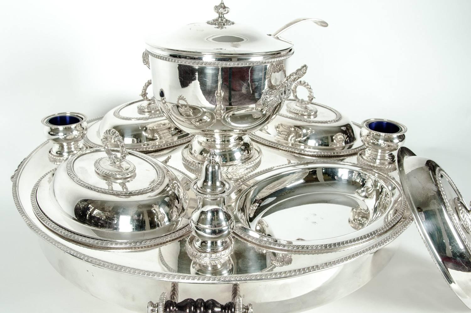 Very Large English Silver Plate Revolving Center Table Super Dish In Excellent Condition In Tarry Town, NY