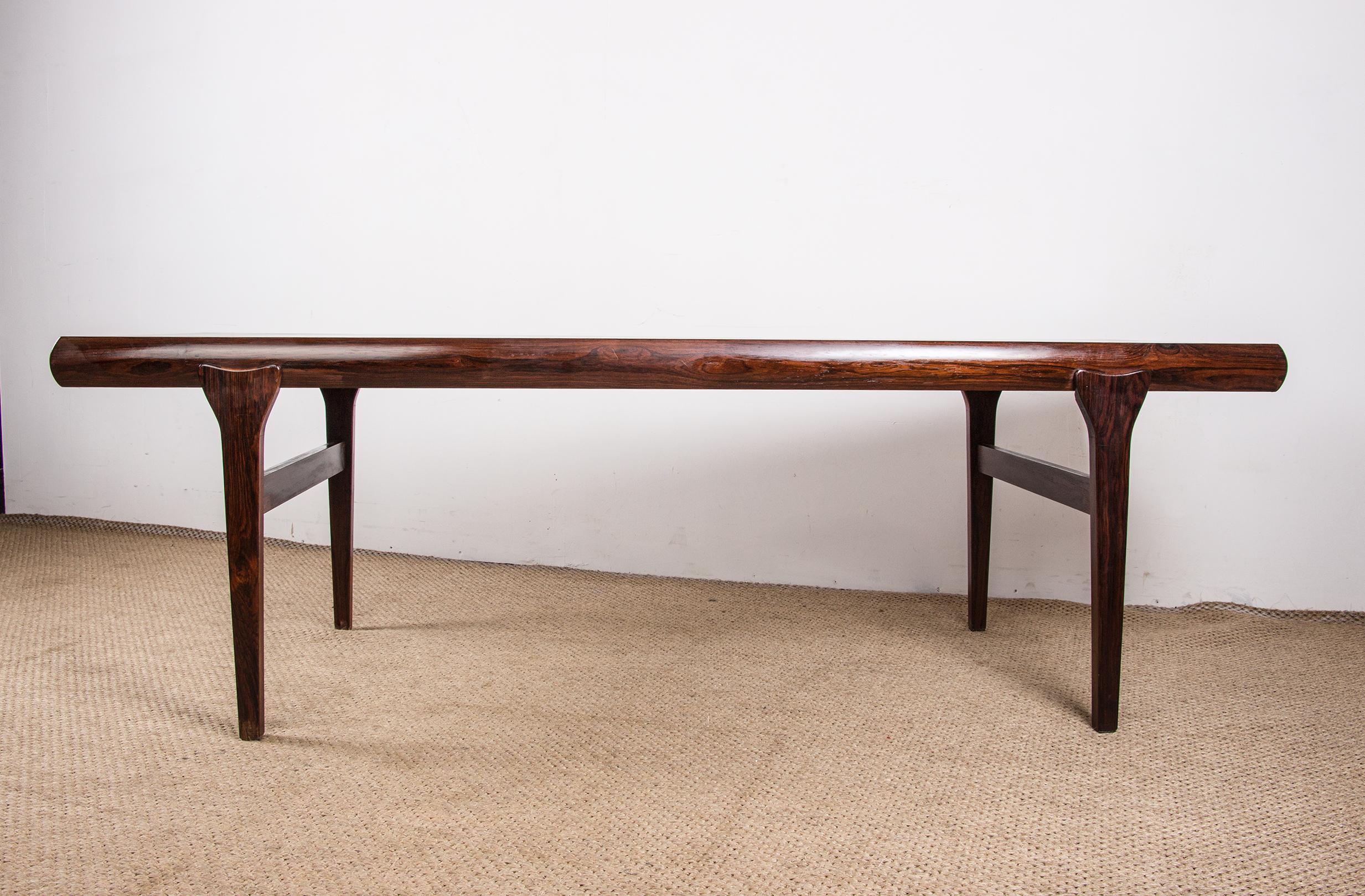 Very large extendable Danish coffee table in Rosewood by Johannes Andersen 1960. 5