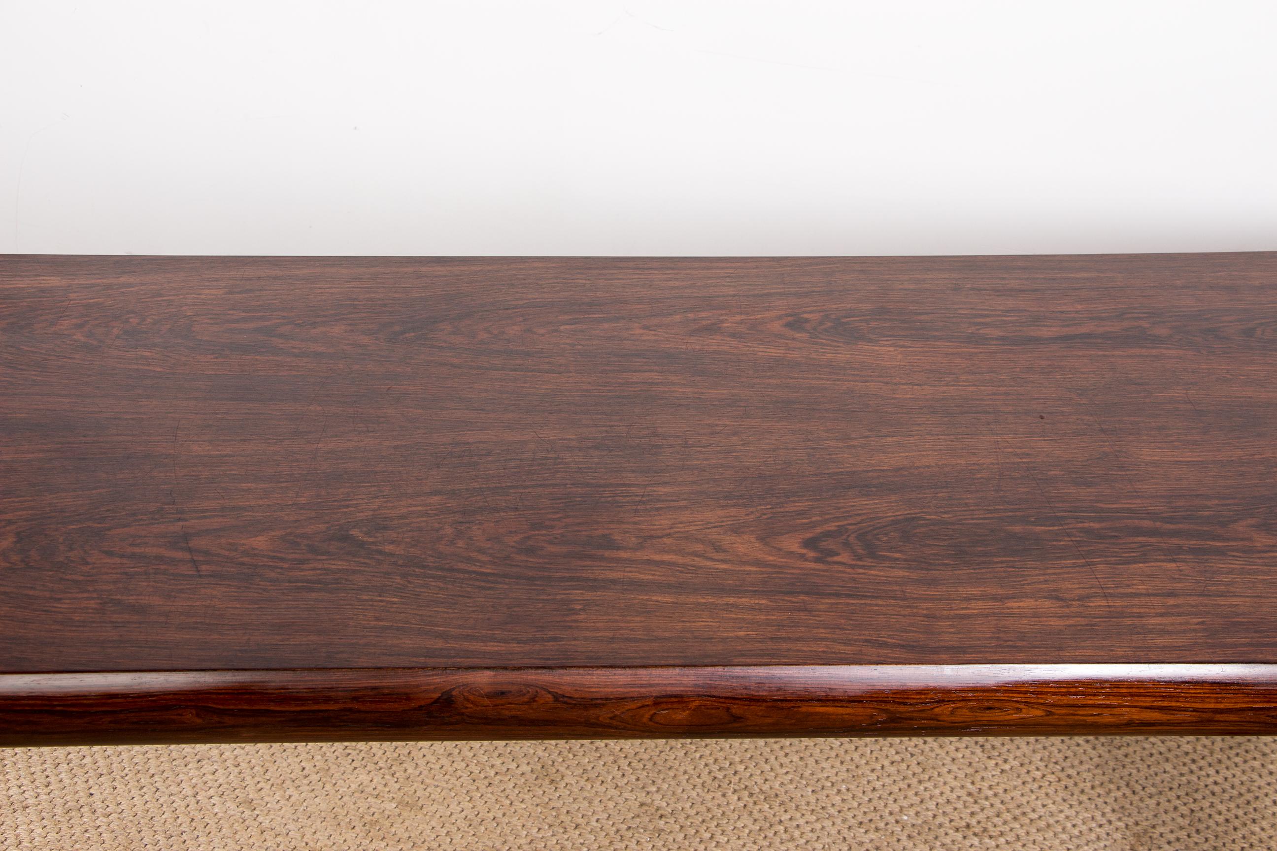 Very large extendable Danish coffee table in Rosewood by Johannes Andersen 1960. 8