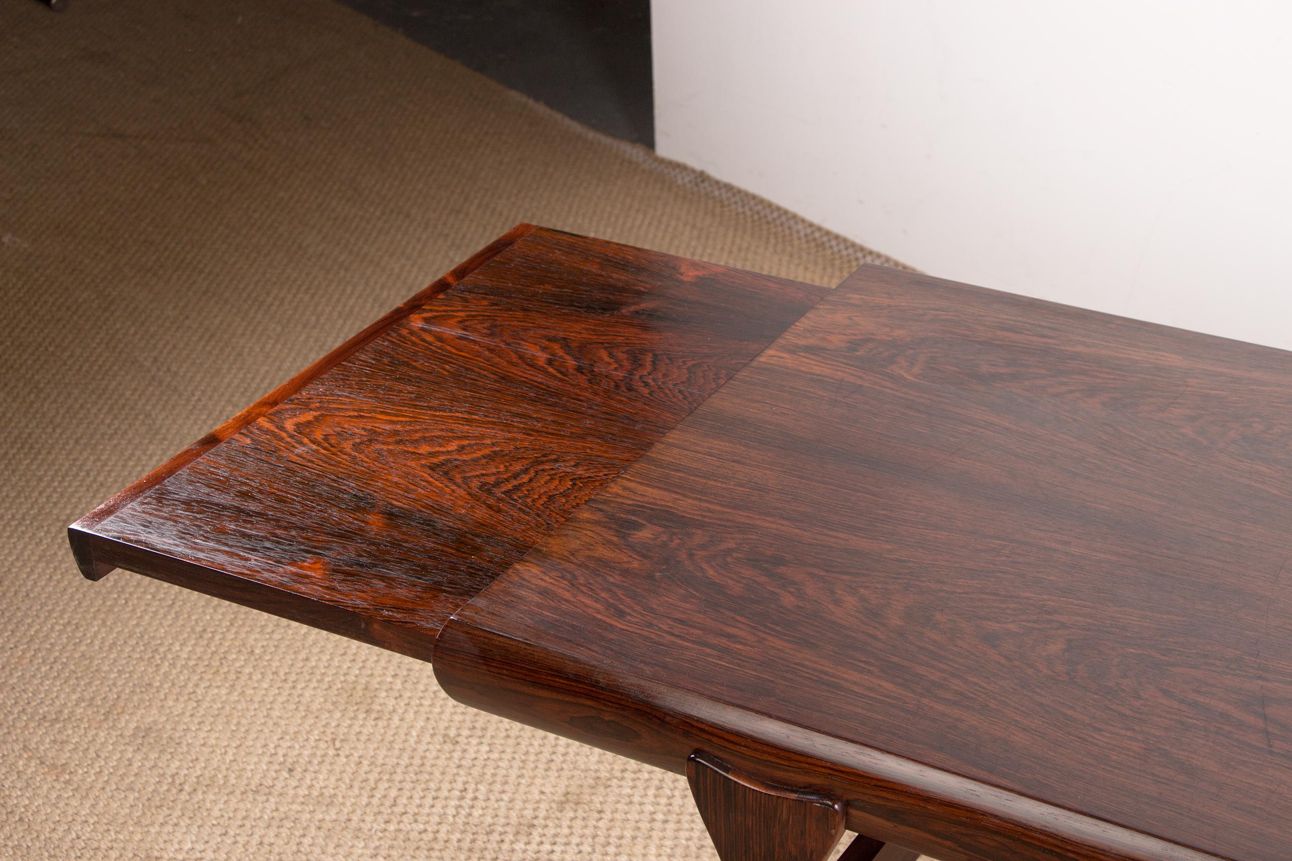 Very large extendable Danish coffee table in Rosewood by Johannes Andersen 1960. 13