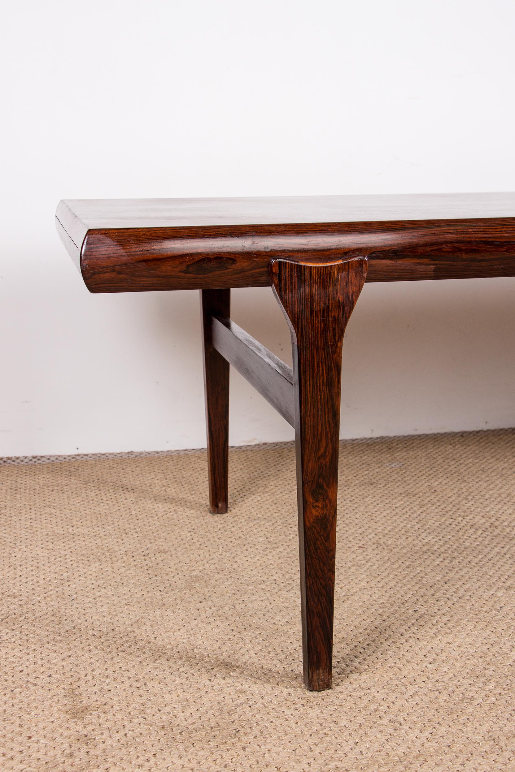 Scandinavian Modern Very large extendable Danish coffee table in Rosewood by Johannes Andersen 1960.