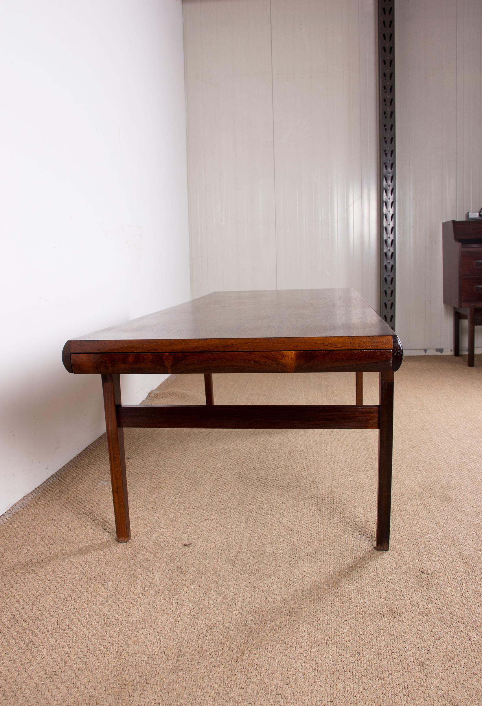 Mid-20th Century Very large extendable Danish coffee table in Rosewood by Johannes Andersen 1960.