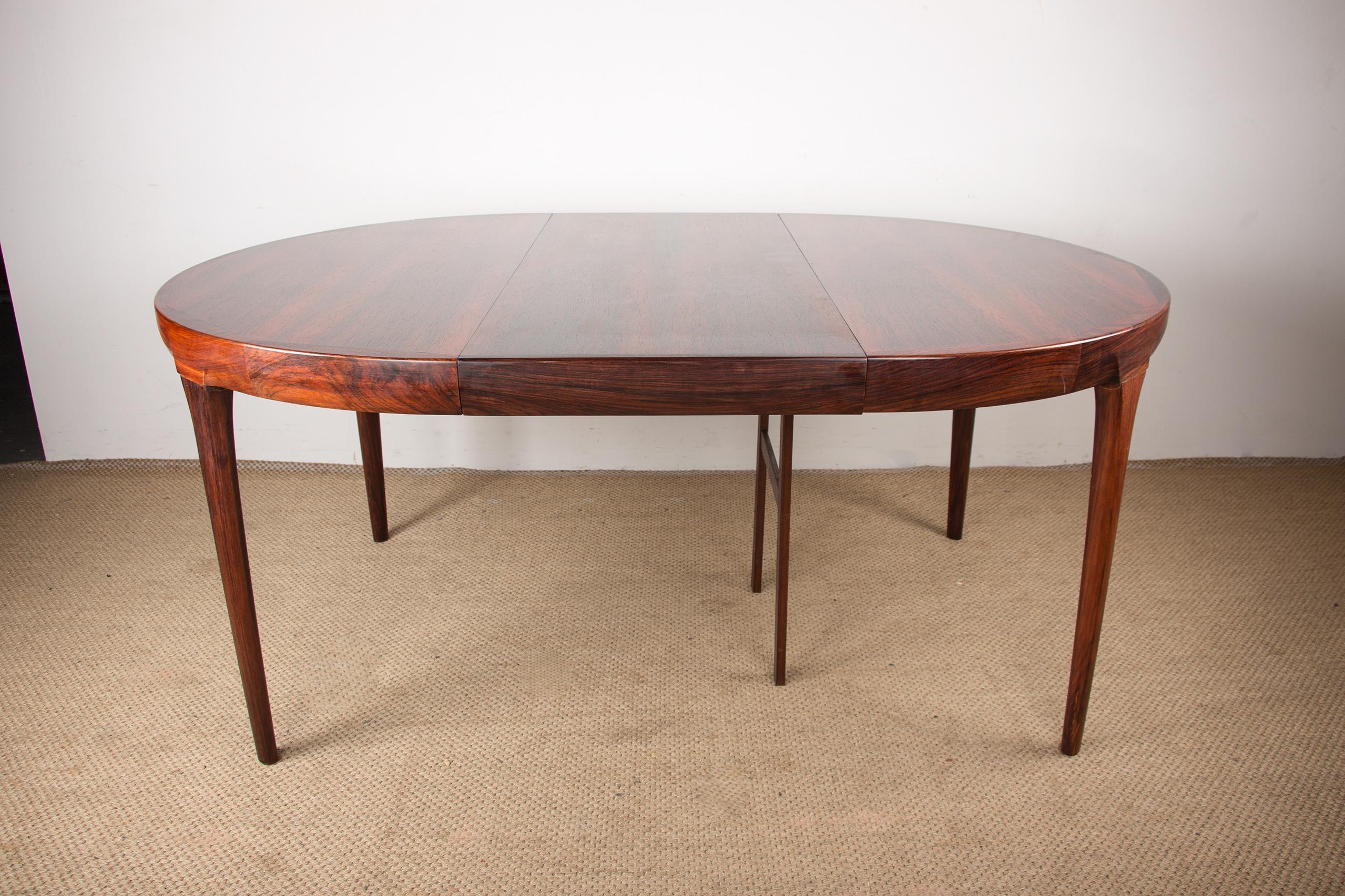 Very large extendable Danish dining table (270 cm)  Rosewood by Ib Kofod Larsen. 11