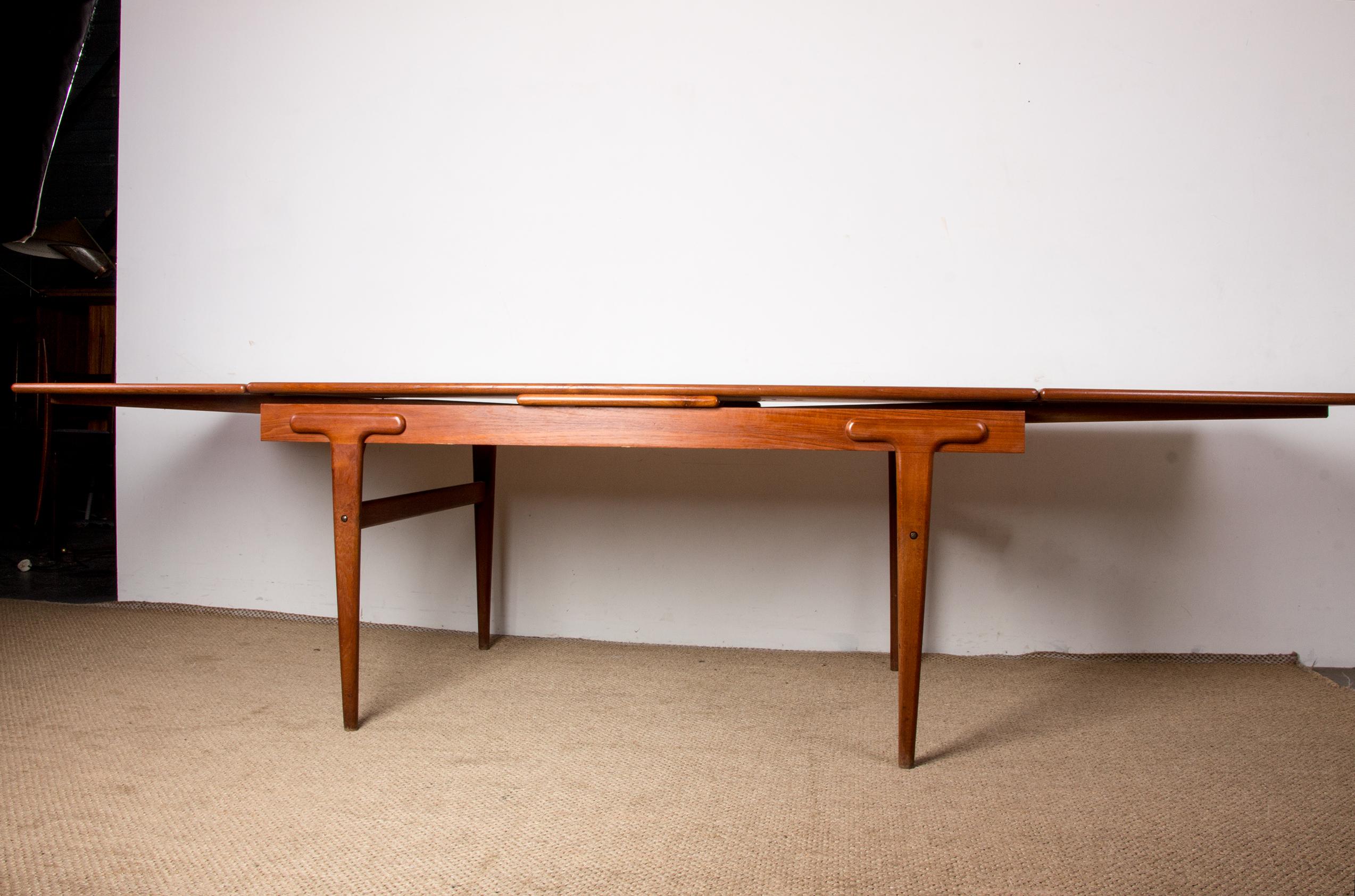 Very large extendable Danish teak dining table by Ejvind Johansson for Ivan Gern 3