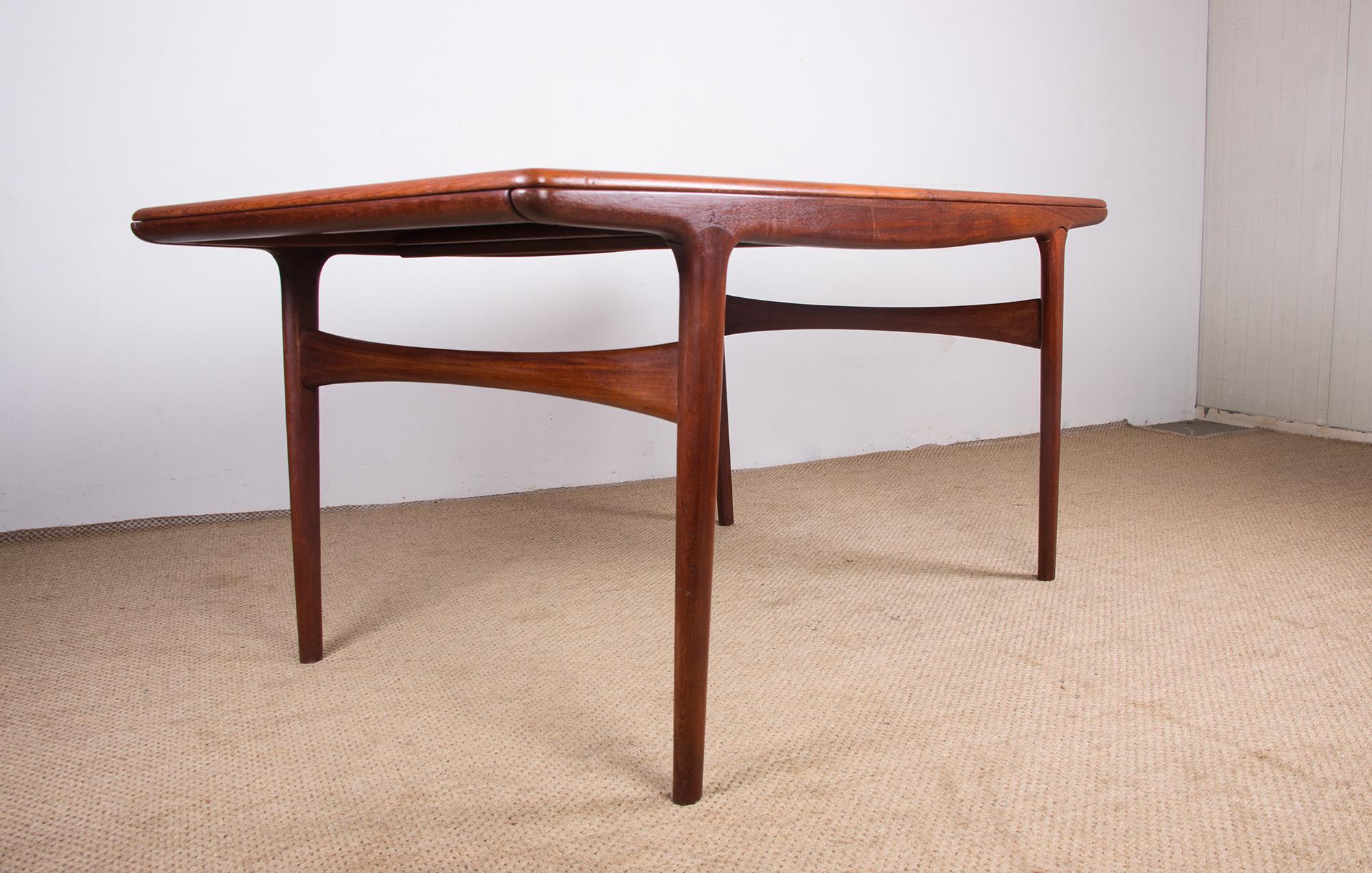 Very Large Extendable Danish Teak Table Model 207 by Arne Hovmand-Olsen for Moge 5